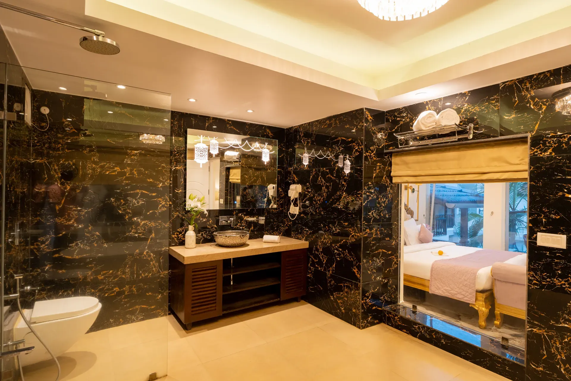 Emperor Ozran Superior Room With A Balcony | Premium Retreat With Common Pool, Restaurant & Bar — photo 19