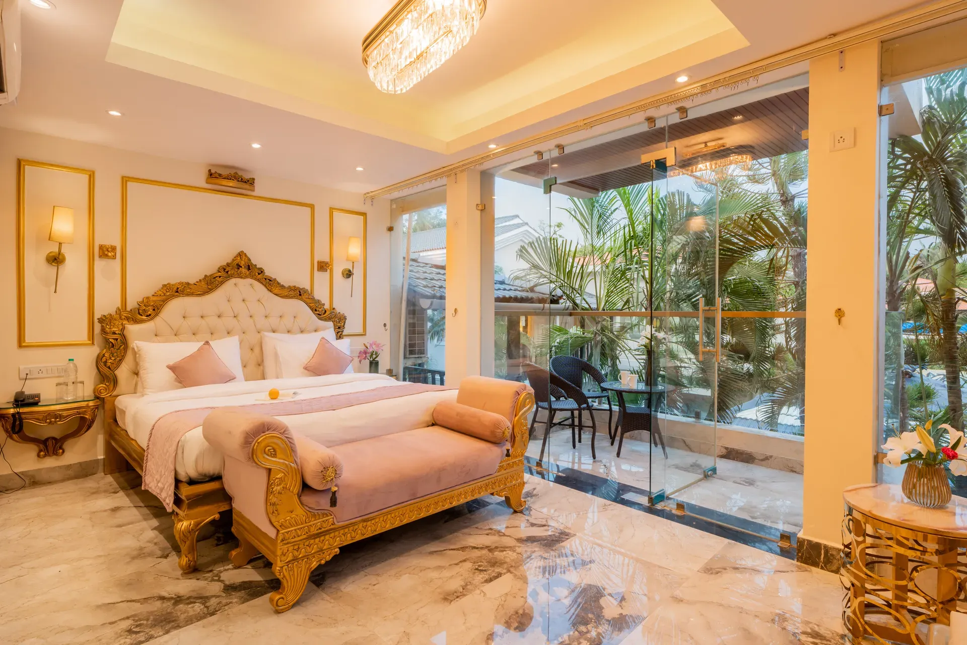Emperor Ozran Superior Room With A Balcony | Premium Retreat With Common Pool, Restaurant & Bar — photo 14