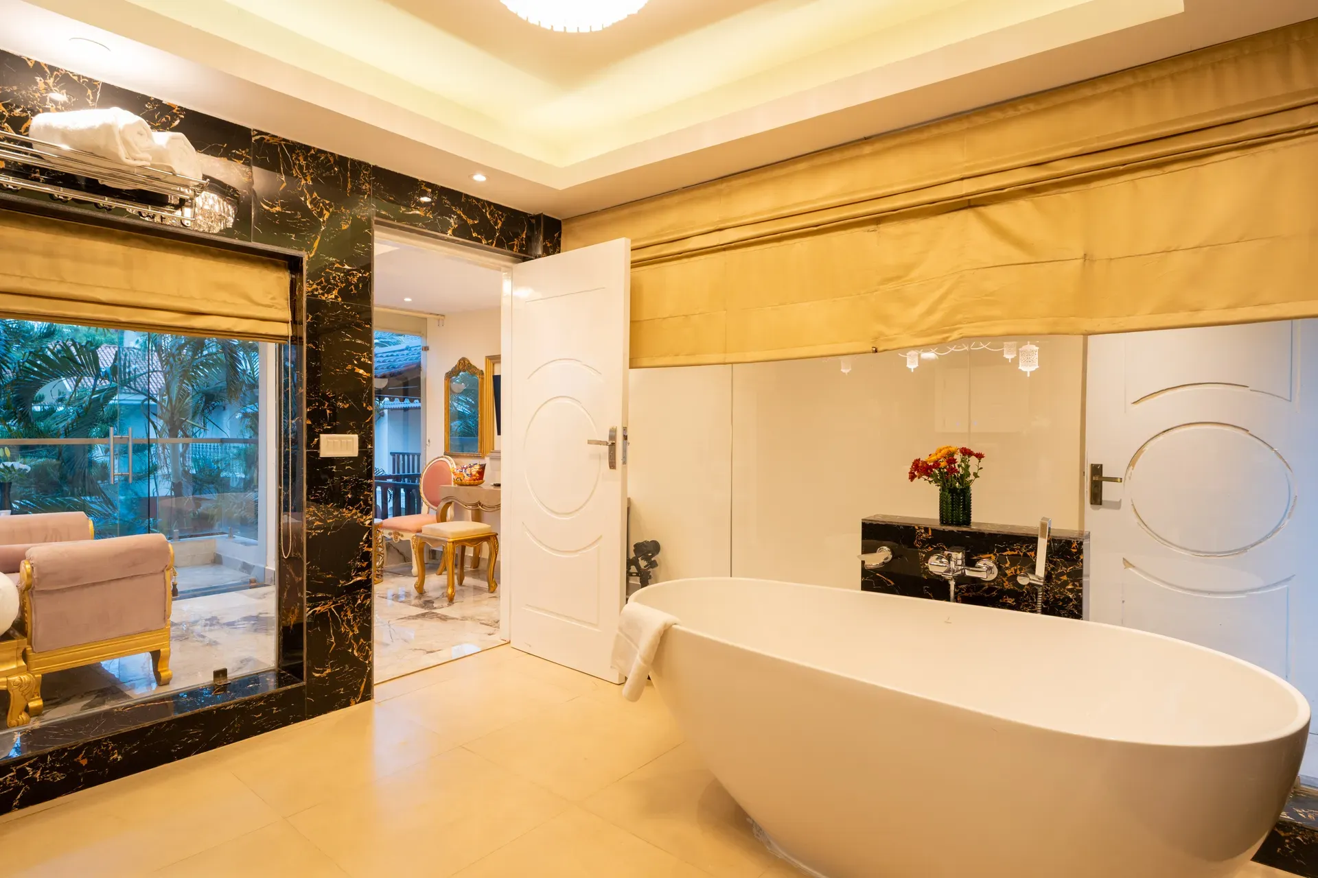 Emperor Ozran Superior Room With A Balcony | Premium Retreat With Common Pool, Restaurant & Bar — photo 20