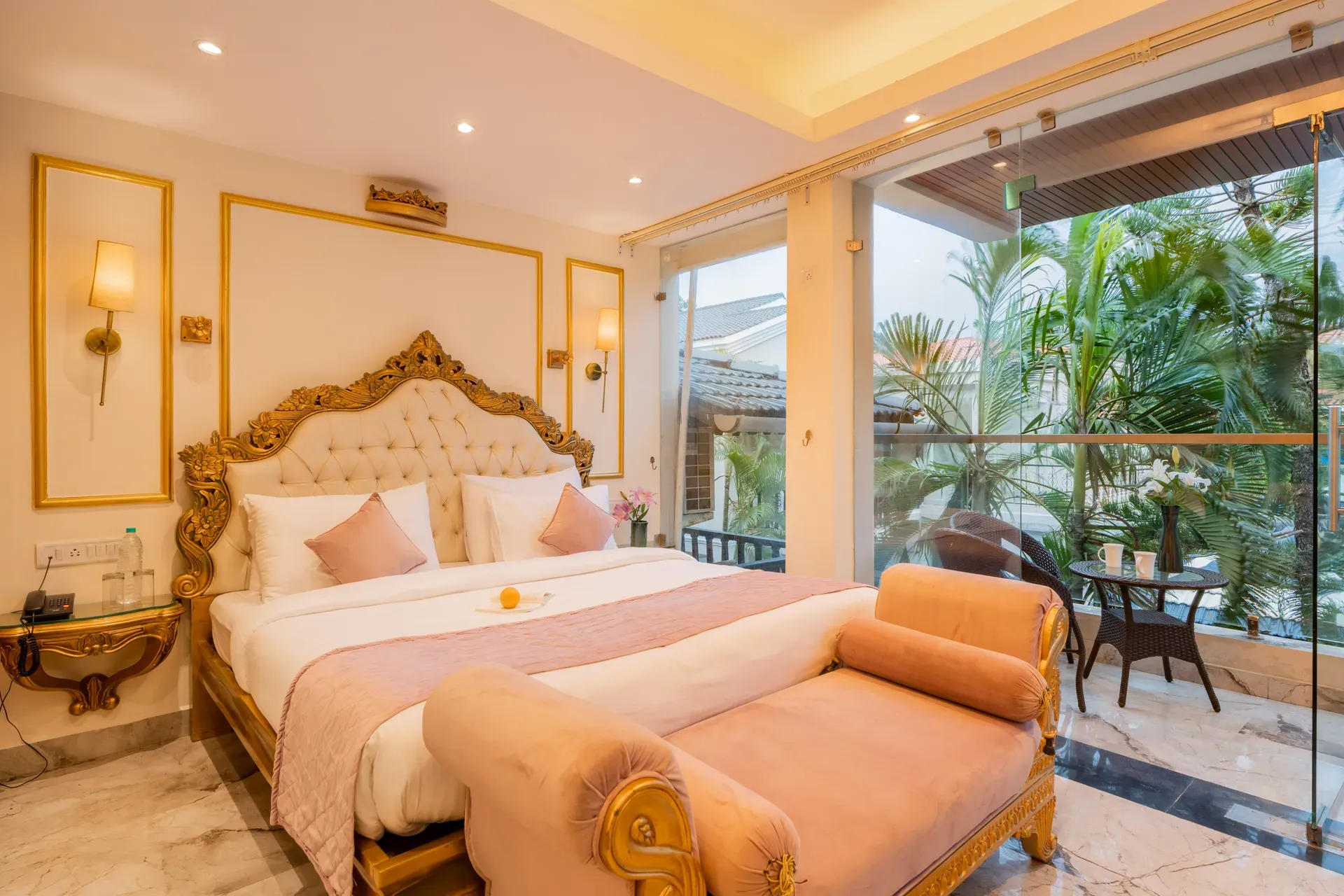 Emperor Ozran Superior Room With A Balcony | Premium Retreat With Common Pool, Restaurant & Bar — photo 18