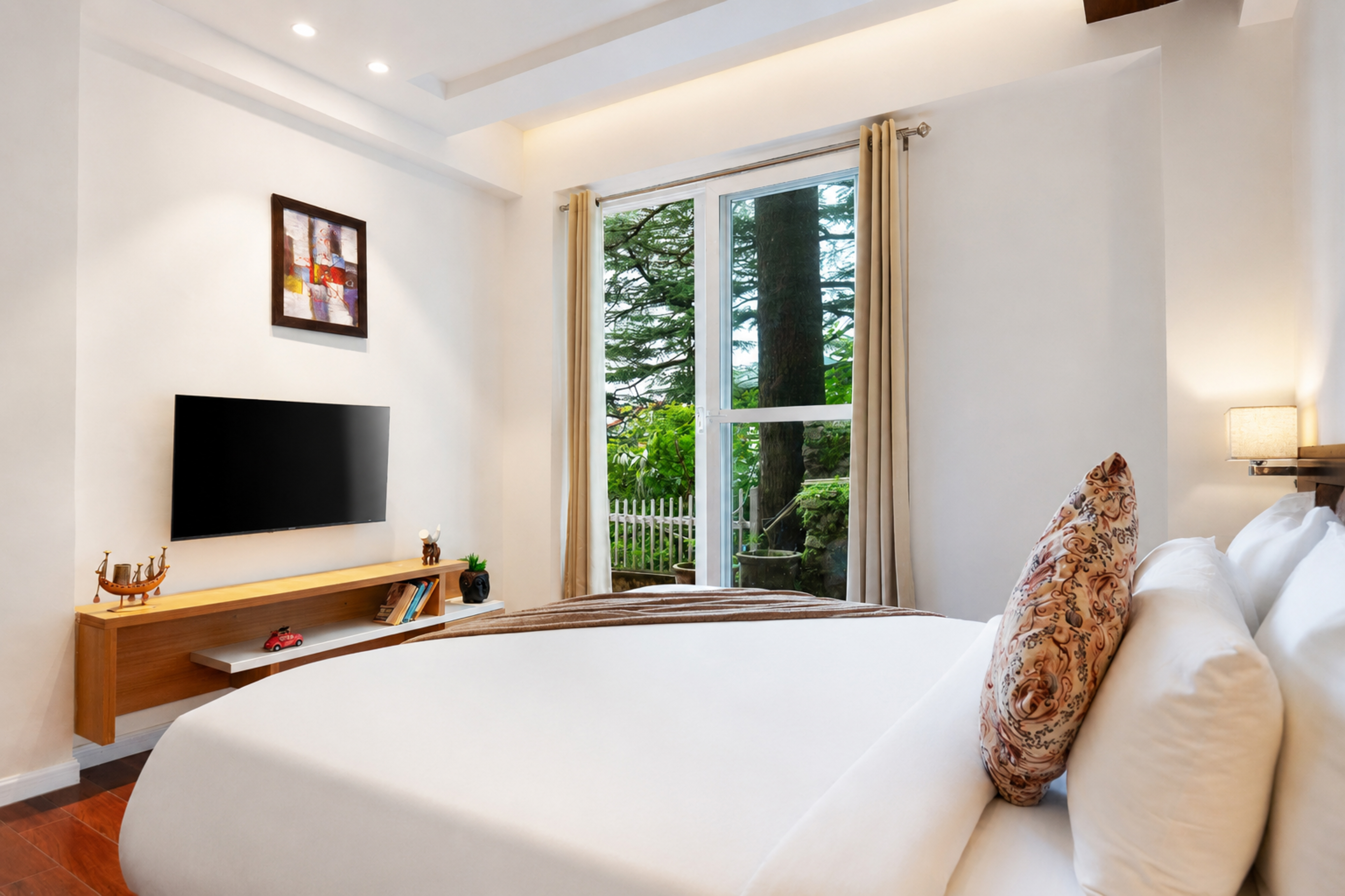 Juniper Holiday In Homestay | 3 BHK Pet-Friendly Valley-View Apartment with Private Balcony & Reception — photo 12