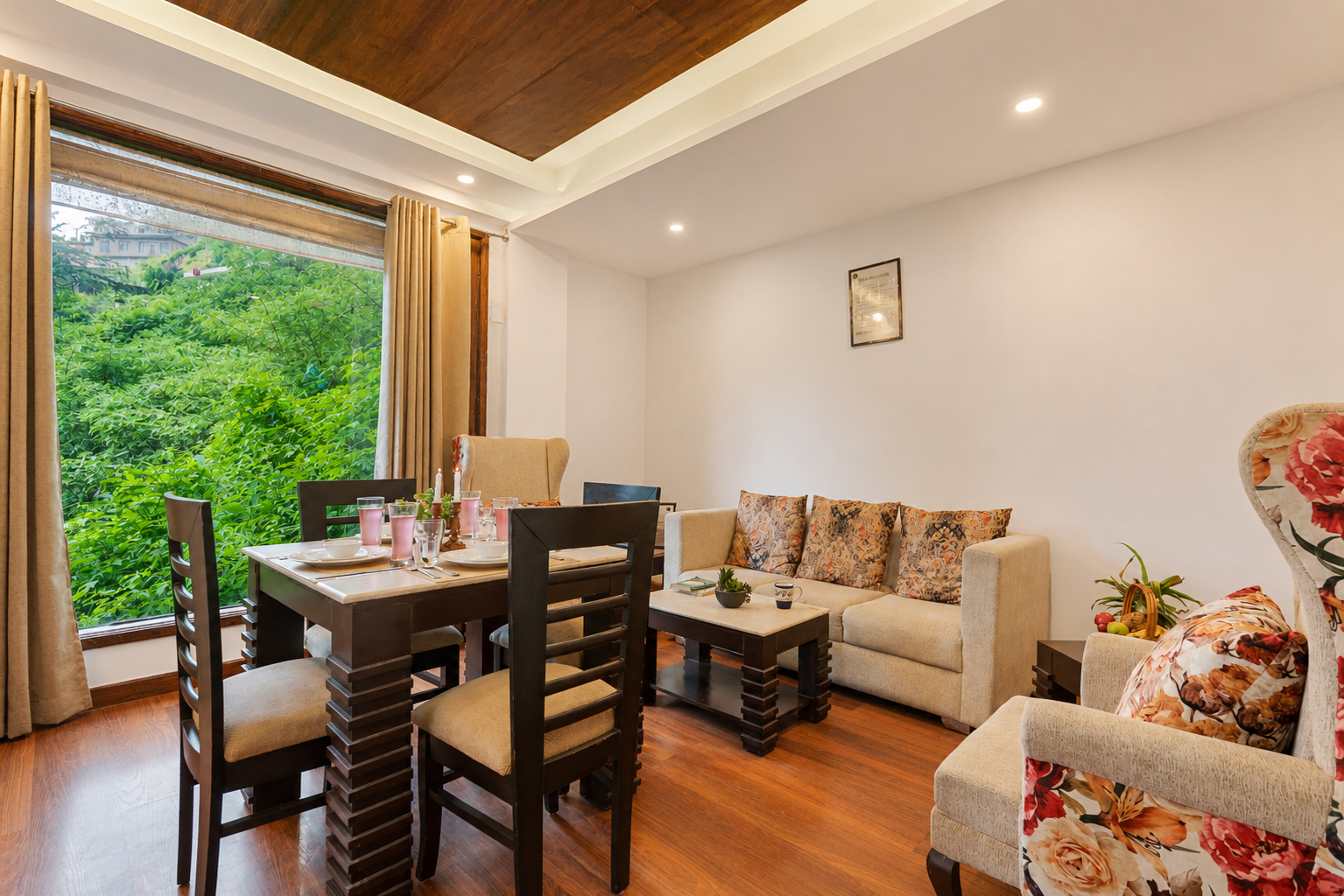 Juniper Holiday In Homestay | 3 BHK Pet-Friendly Valley-View Apartment with Private Balcony & Reception — photo 3