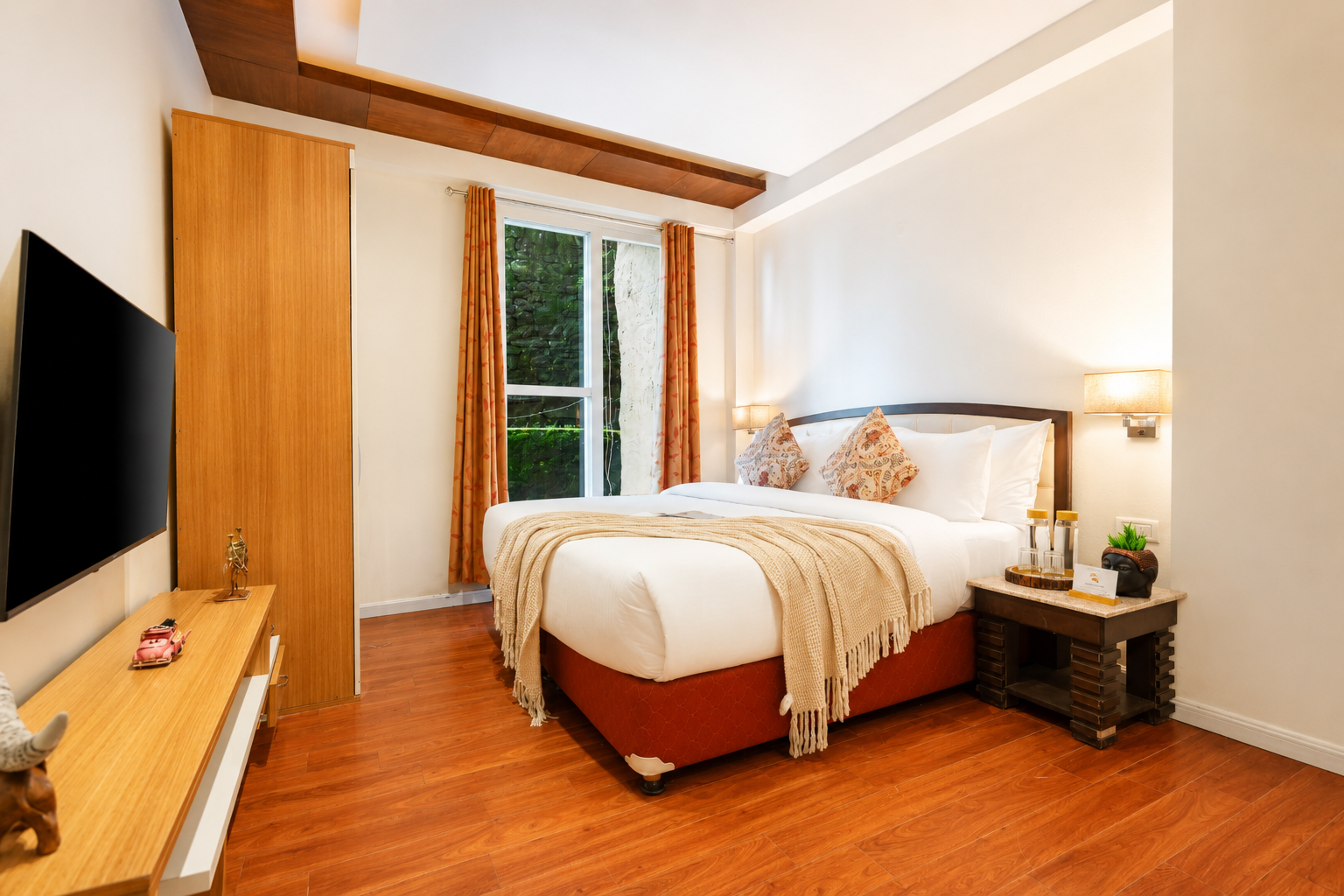 Juniper Holiday In Homestay | 3 BHK Pet-Friendly Valley-View Apartment with Private Balcony & Reception — photo 18