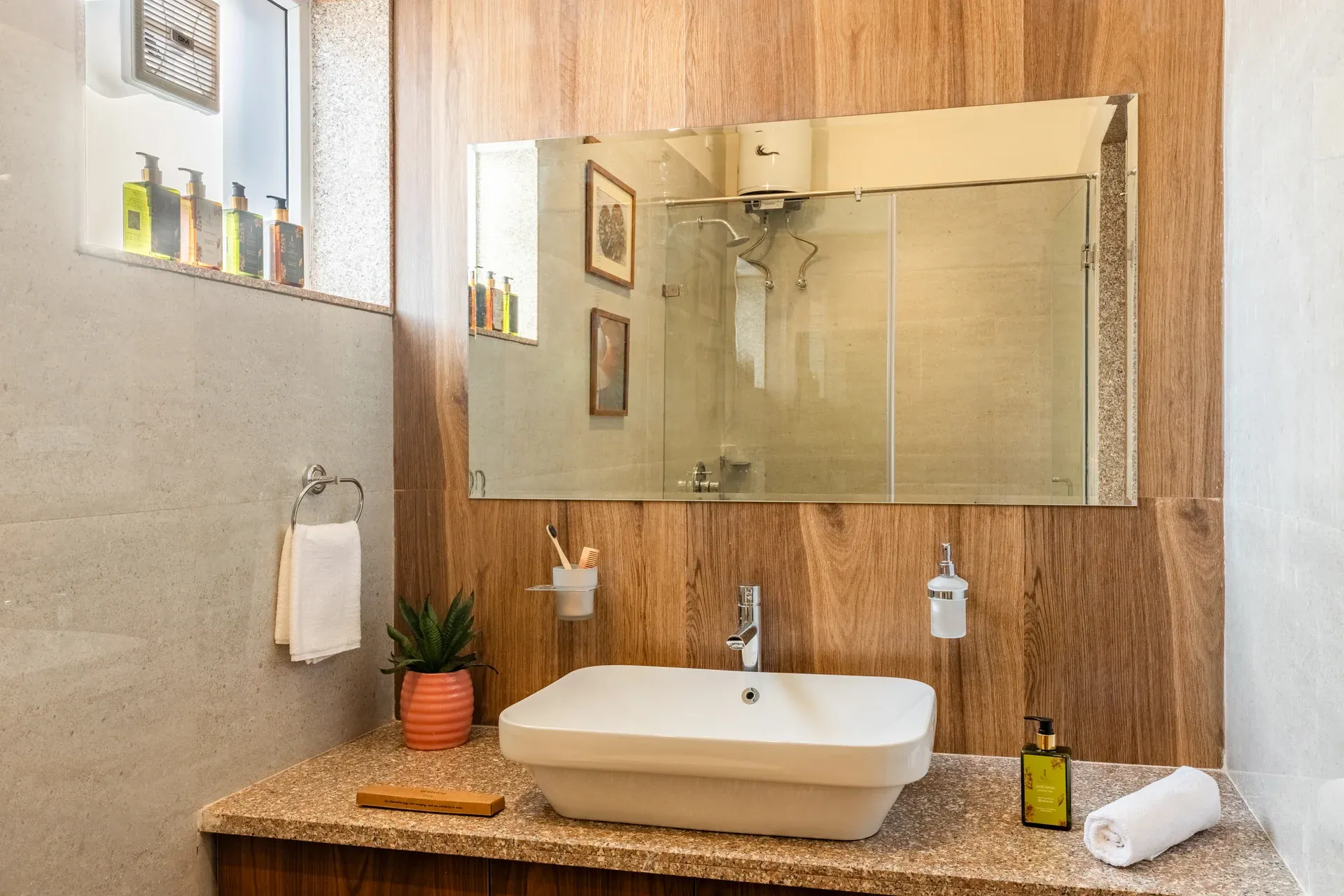 Shourya Eden | 3-BHK | Pvt Pool & Garden | Scenic Views — photo 22