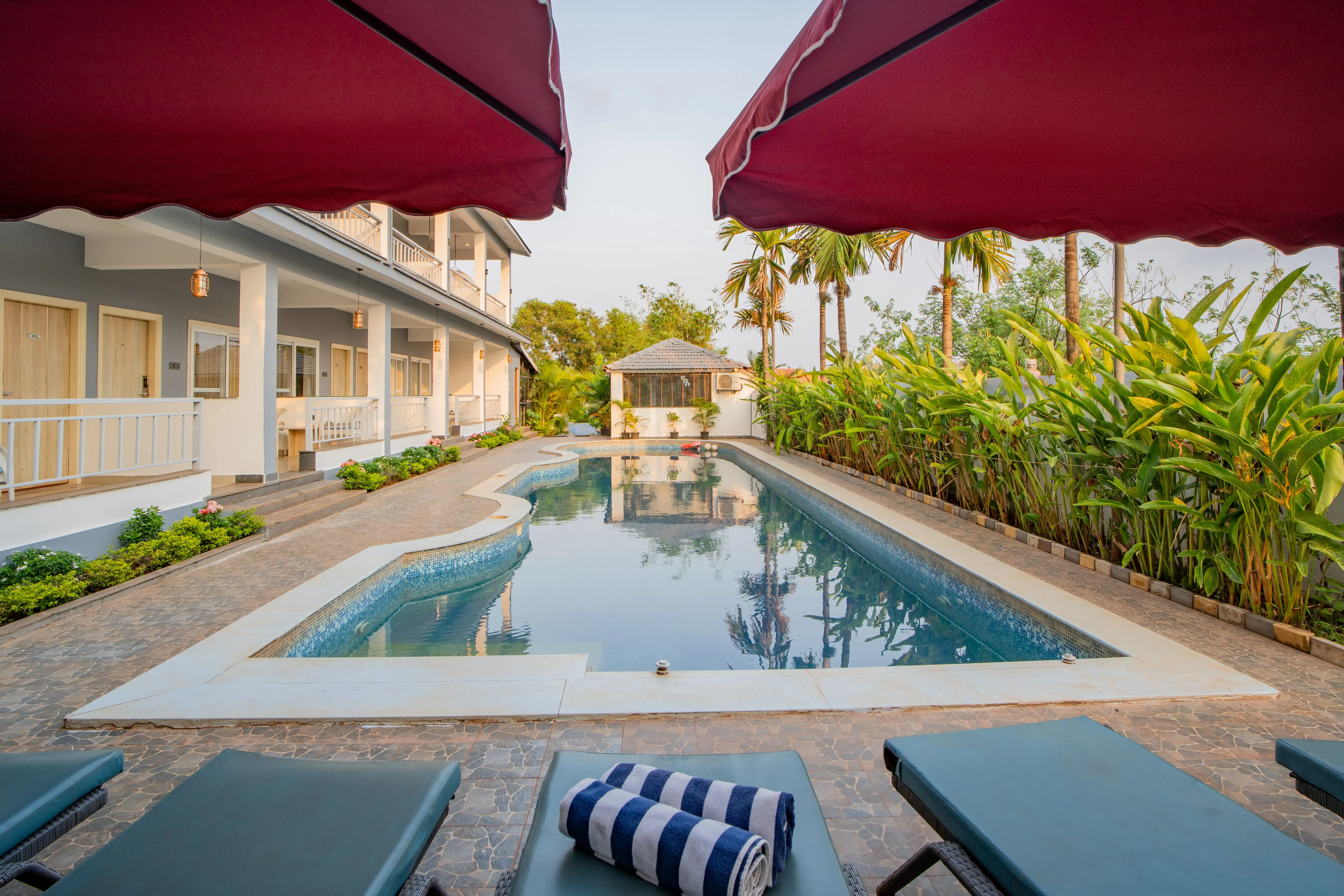 Gracias Seaora | Pet-friendly Retreat With Bathtub, Common Pool, & Restro, Close to Ashwem Beach — photo 7