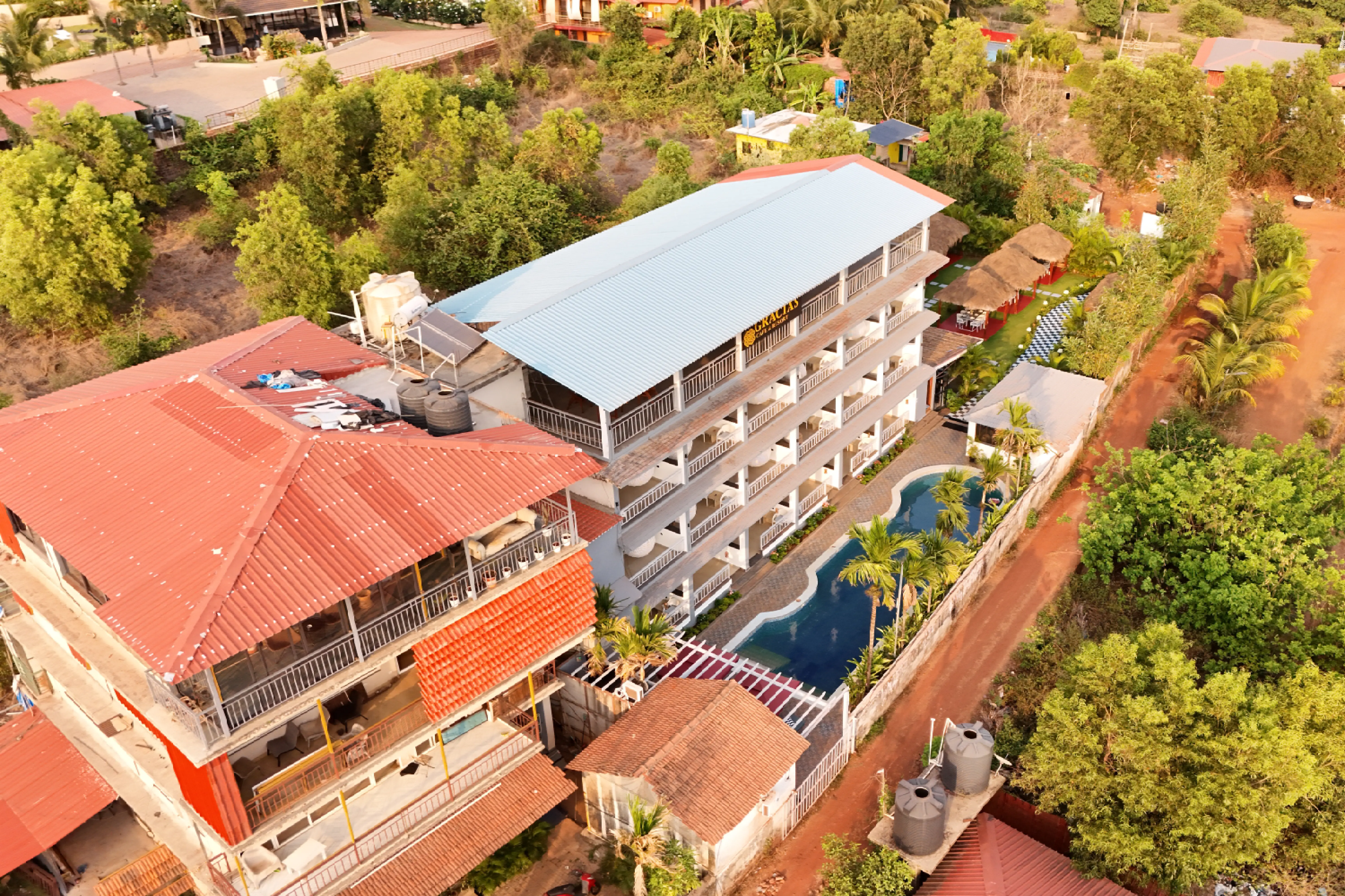Gracias Seaora | Pet-friendly Retreat With Bathtub, Common Pool, & Restro, Close to Ashwem Beach — photo 30