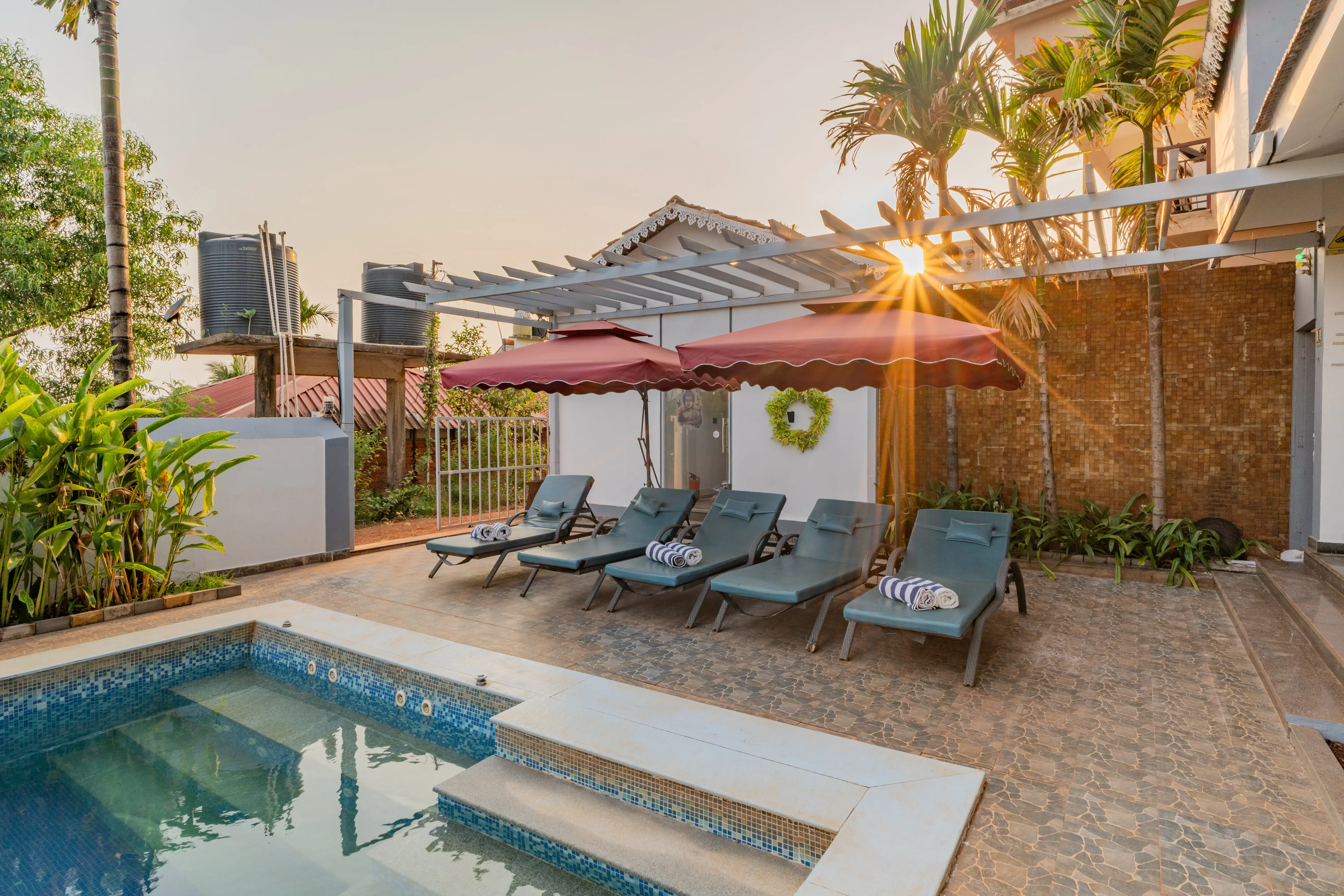 Gracias Seaora | Pet-friendly Retreat With Bathtub, Common Pool, & Restro, Close to Ashwem Beach — photo 14