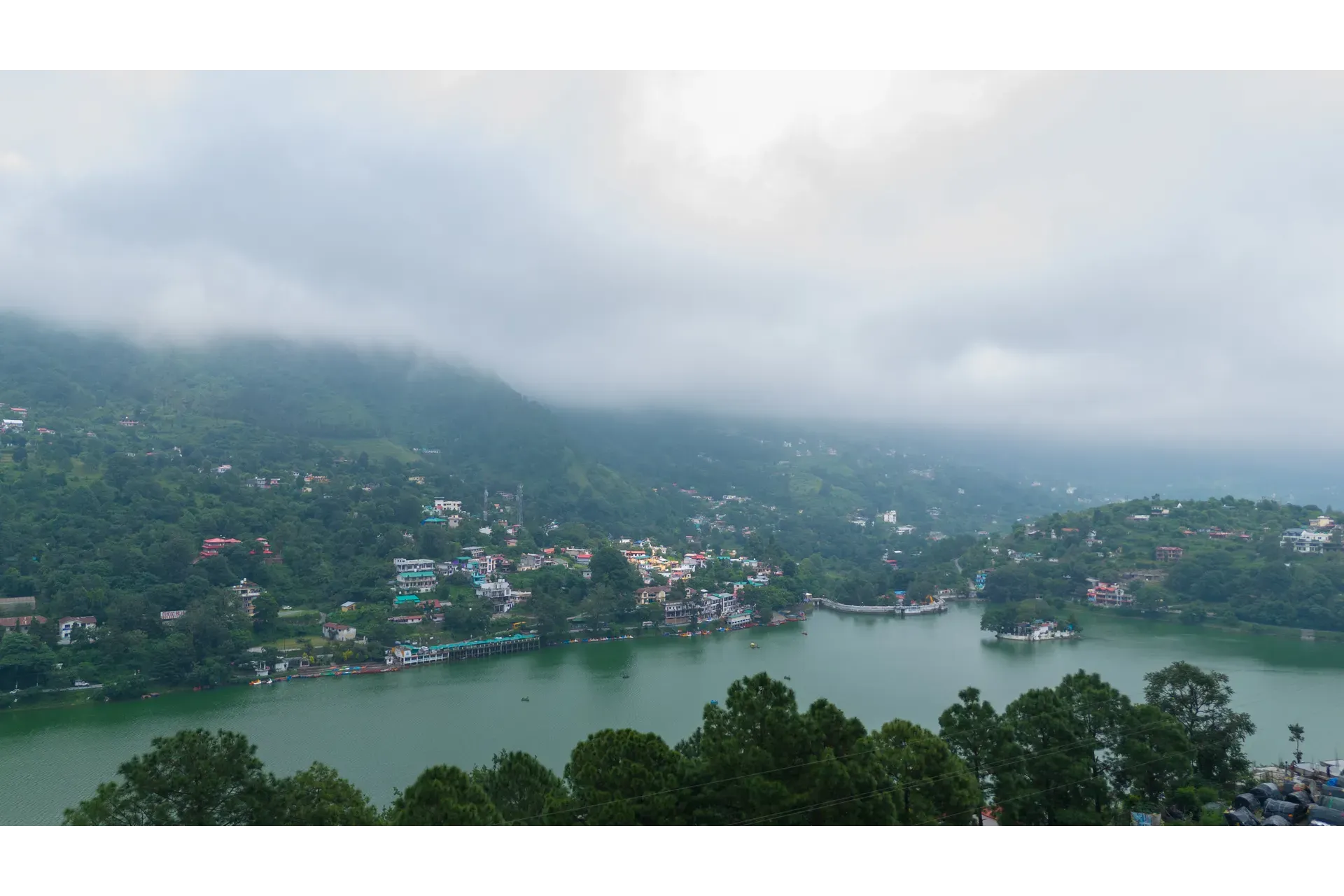 Antarmann Casa Mirage | 3-BHK | Terrace | Lake View — photo 11