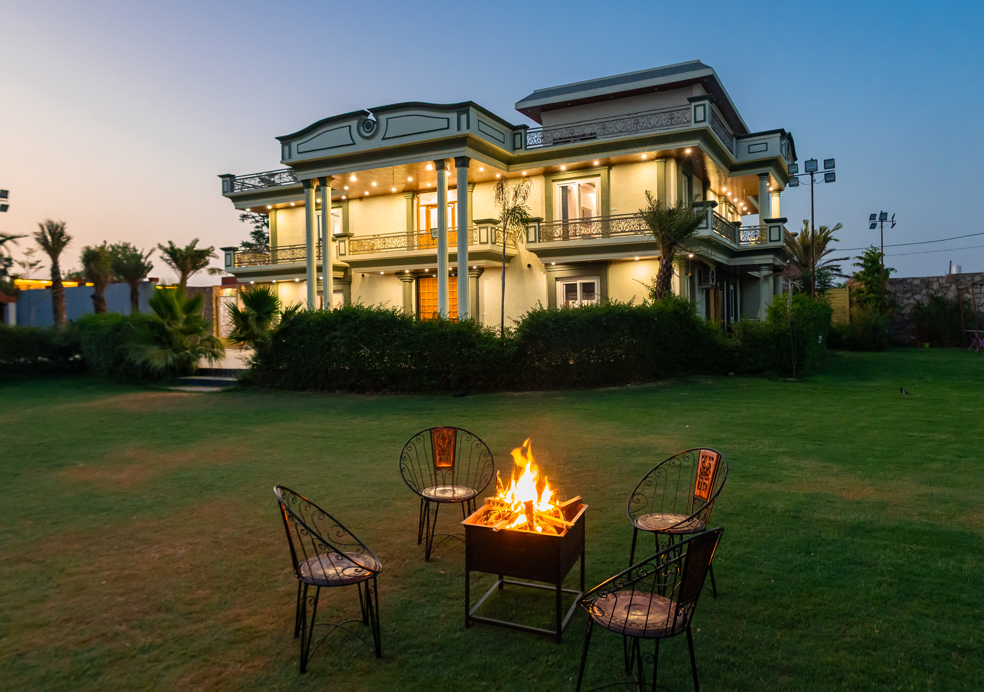 Gold Palm Ivory | Sophisticated Room with Elegant Bathtub, Shared Pool & Lush Green Views