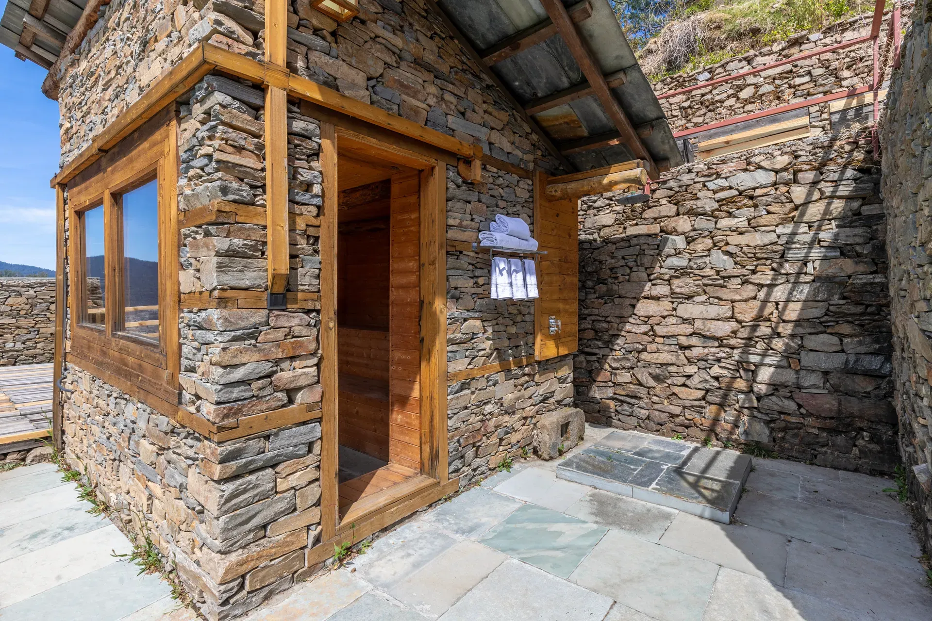 Silvana | Pet-friendly 3-Bedroom Retreat With Attic, Sauna & Garden Near Haku Temple — photo 8