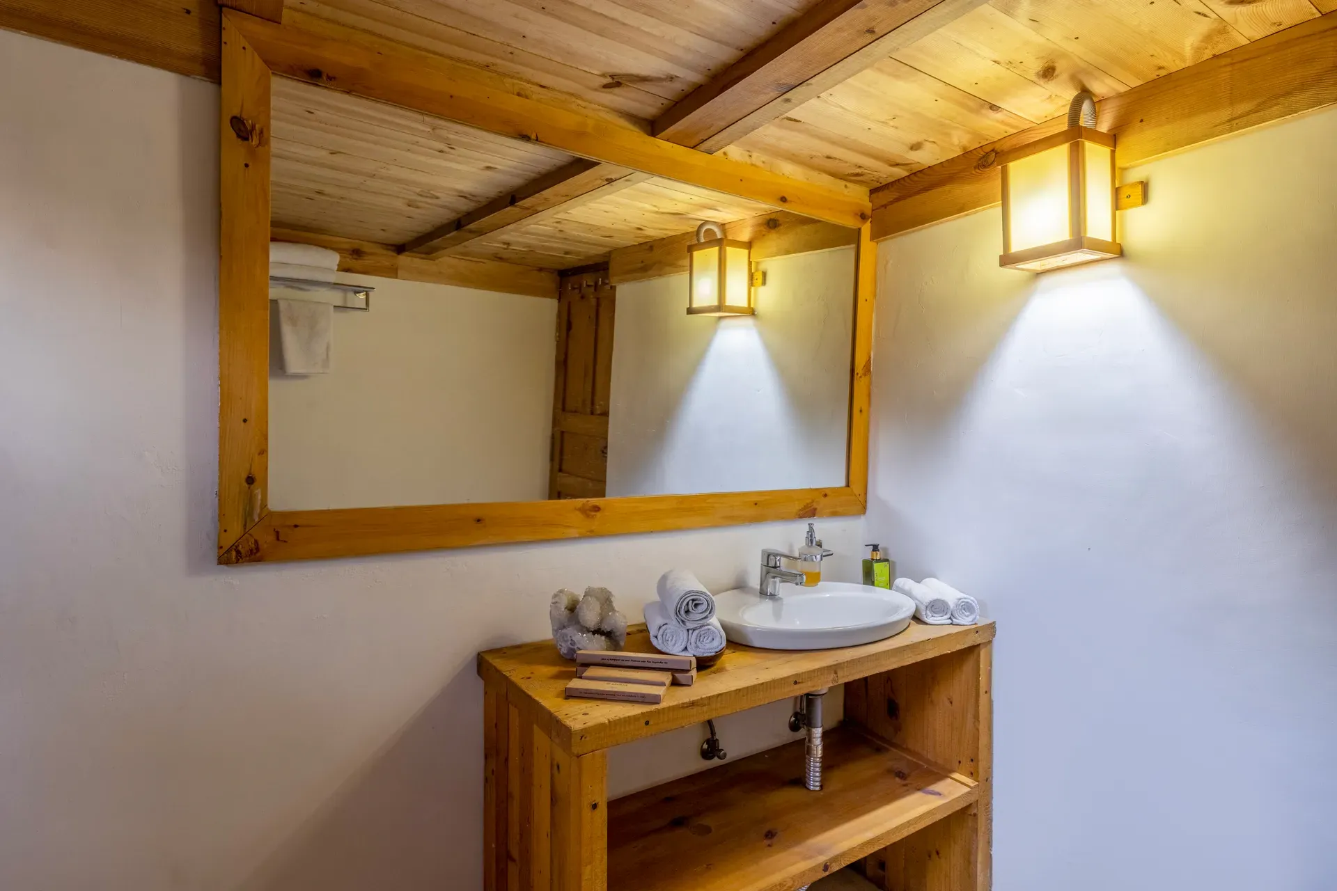 Silvana | Pet-friendly 3-Bedroom Retreat With Attic, Sauna & Garden Near Haku Temple — photo 25