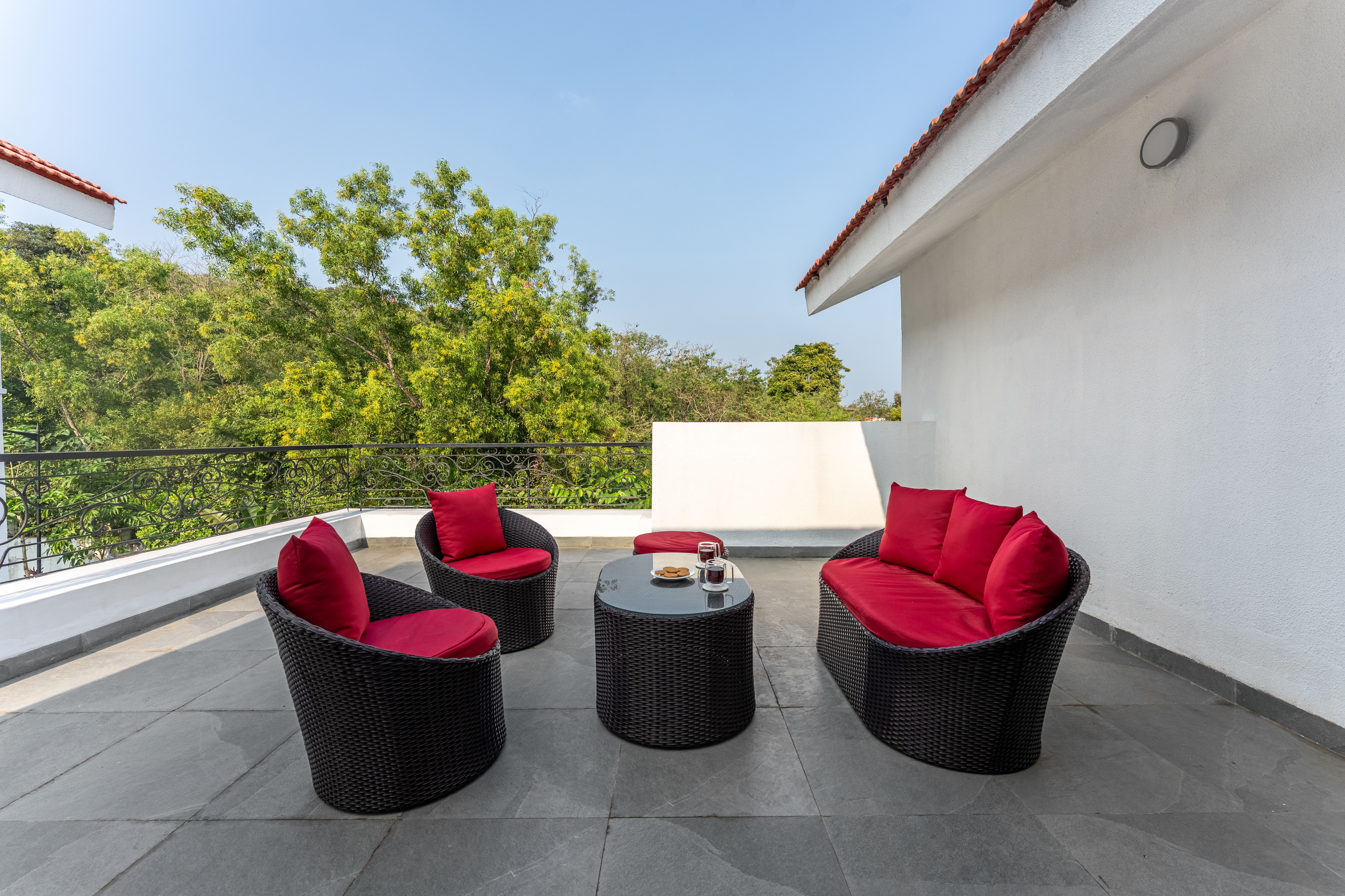 Casa Del Mundo | Luxe Pet-friendly 4-BHK Villa With Pvt Pool, Bar, Lift & Scenic Hill Vistas — photo 6