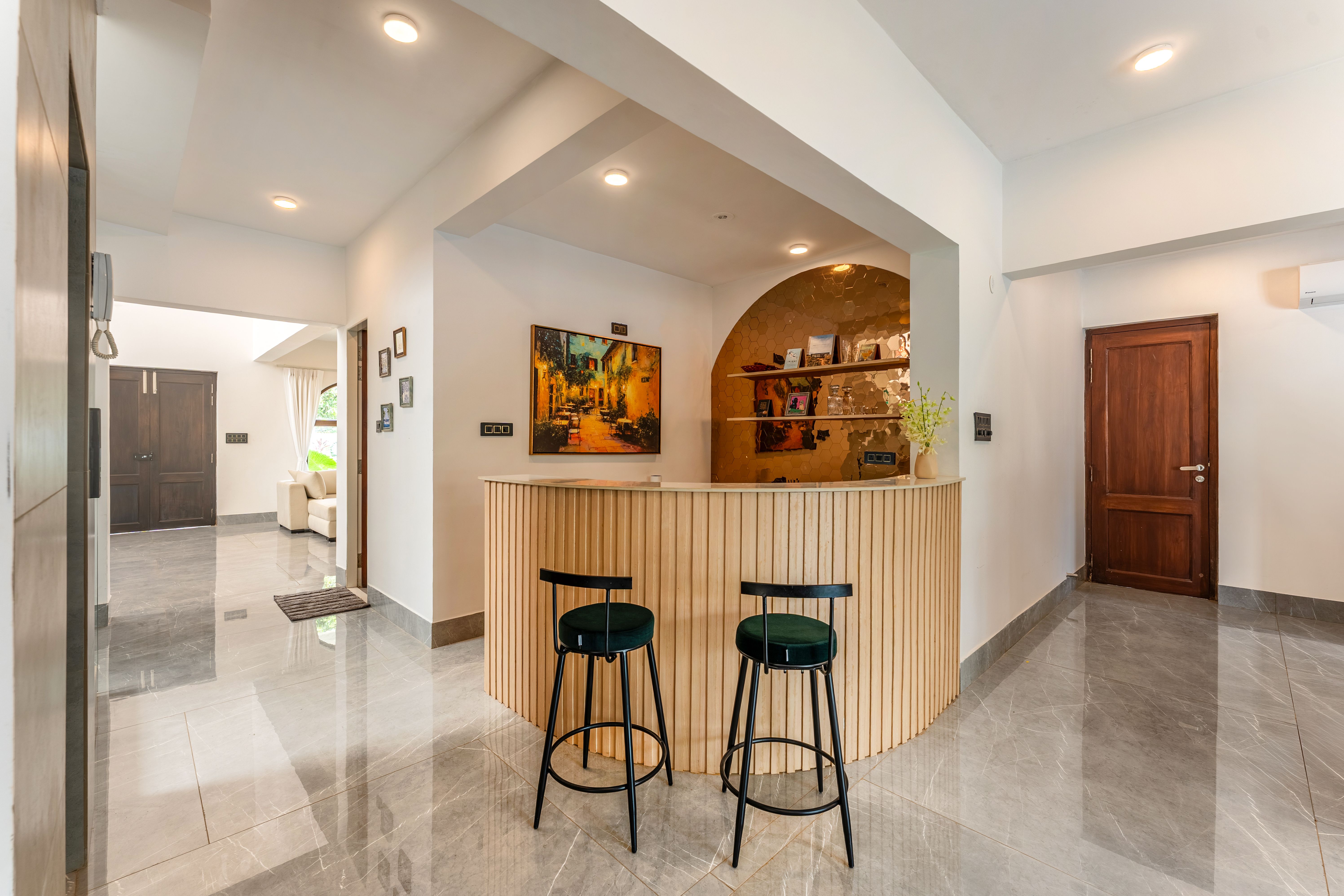 Casa Del Mundo | Luxe Pet-friendly 4-BHK Villa With Pvt Pool, Bar, Lift & Scenic Hill Vistas — photo 3