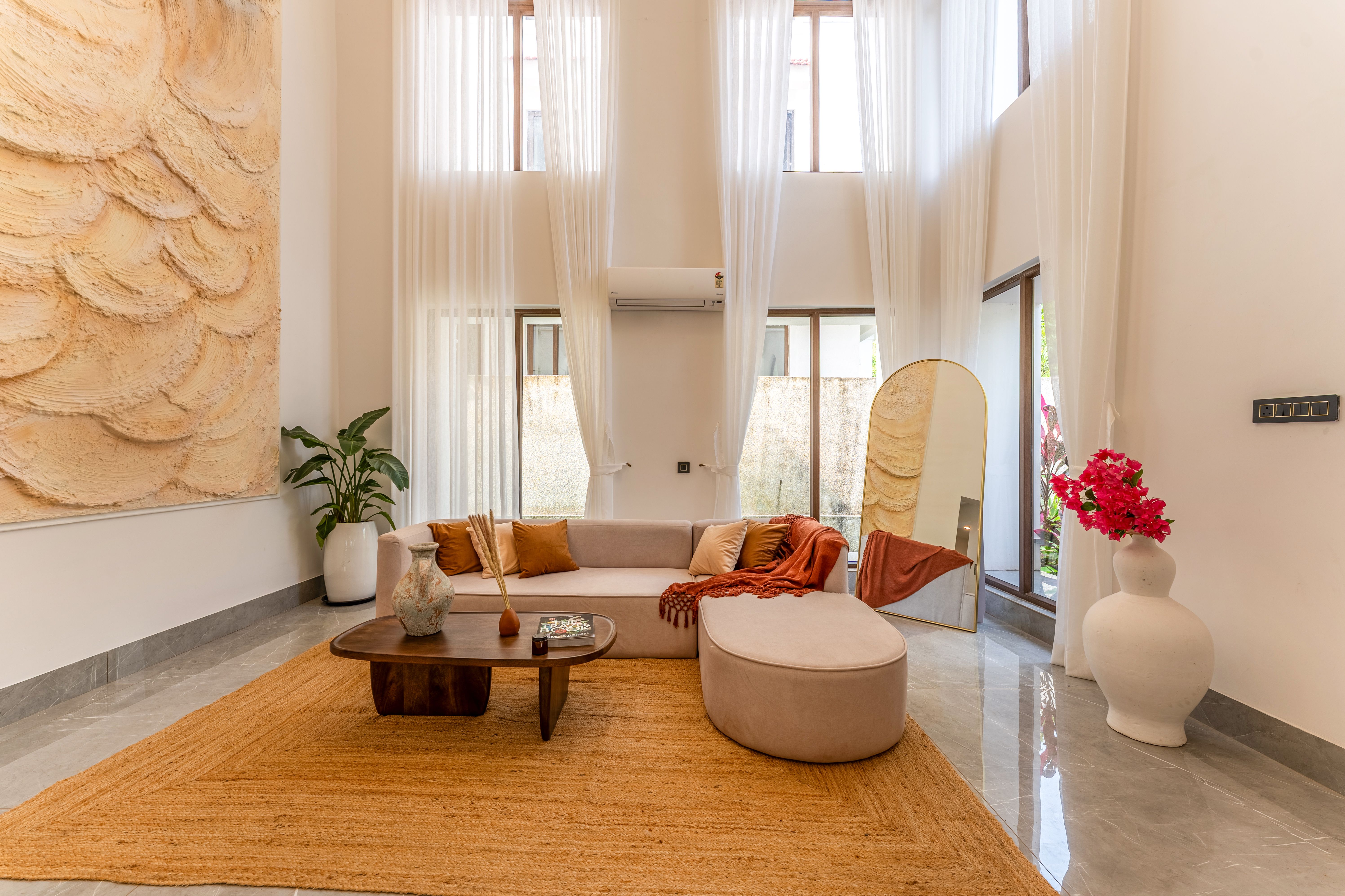 Casa Del Mundo | Luxe Pet-friendly 4-BHK Villa With Pvt Pool, Bar, Lift & Scenic Hill Vistas — photo 8