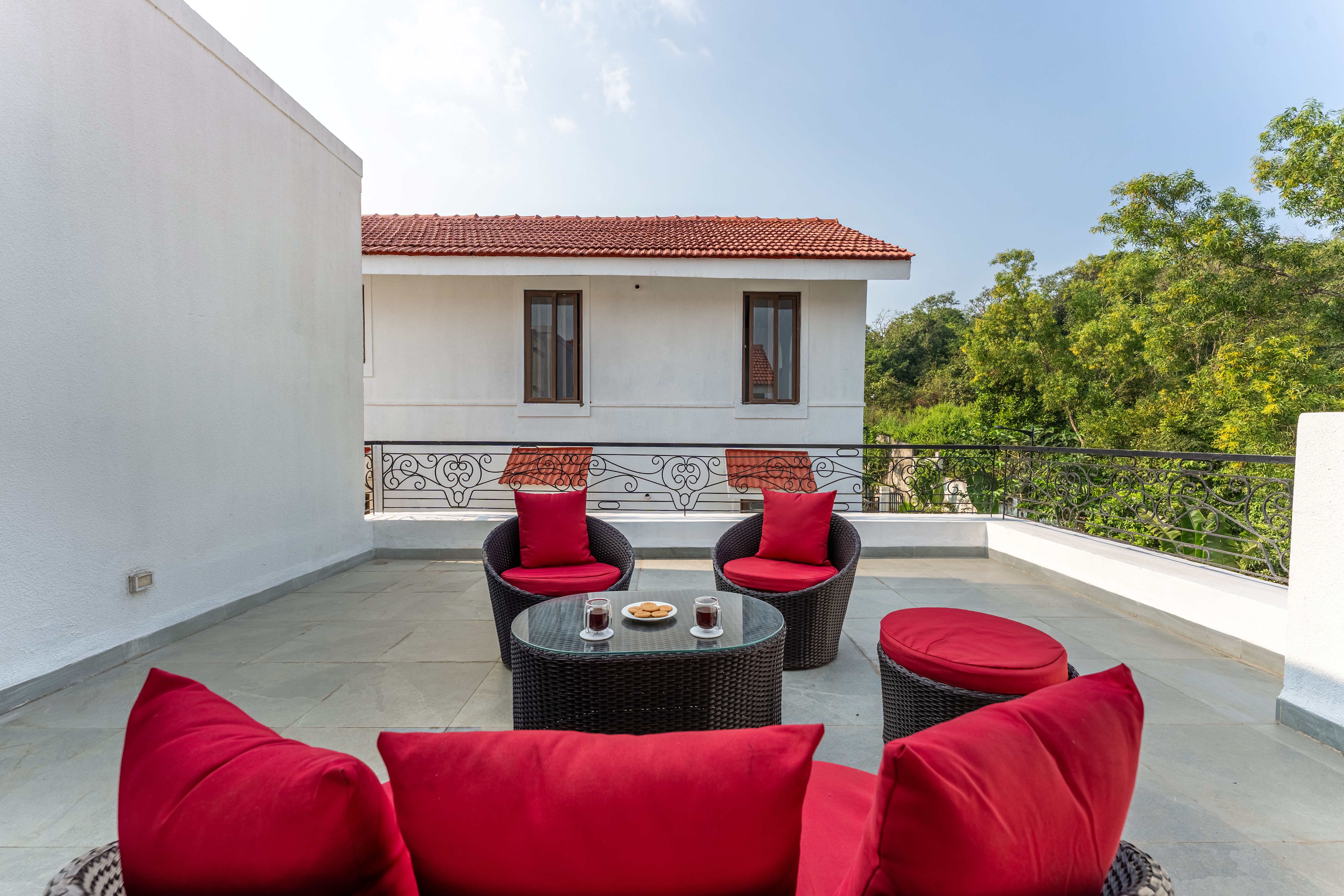 Casa Del Mundo | Luxe Pet-friendly 4-BHK Villa With Pvt Pool, Bar, Lift & Scenic Hill Vistas — photo 26