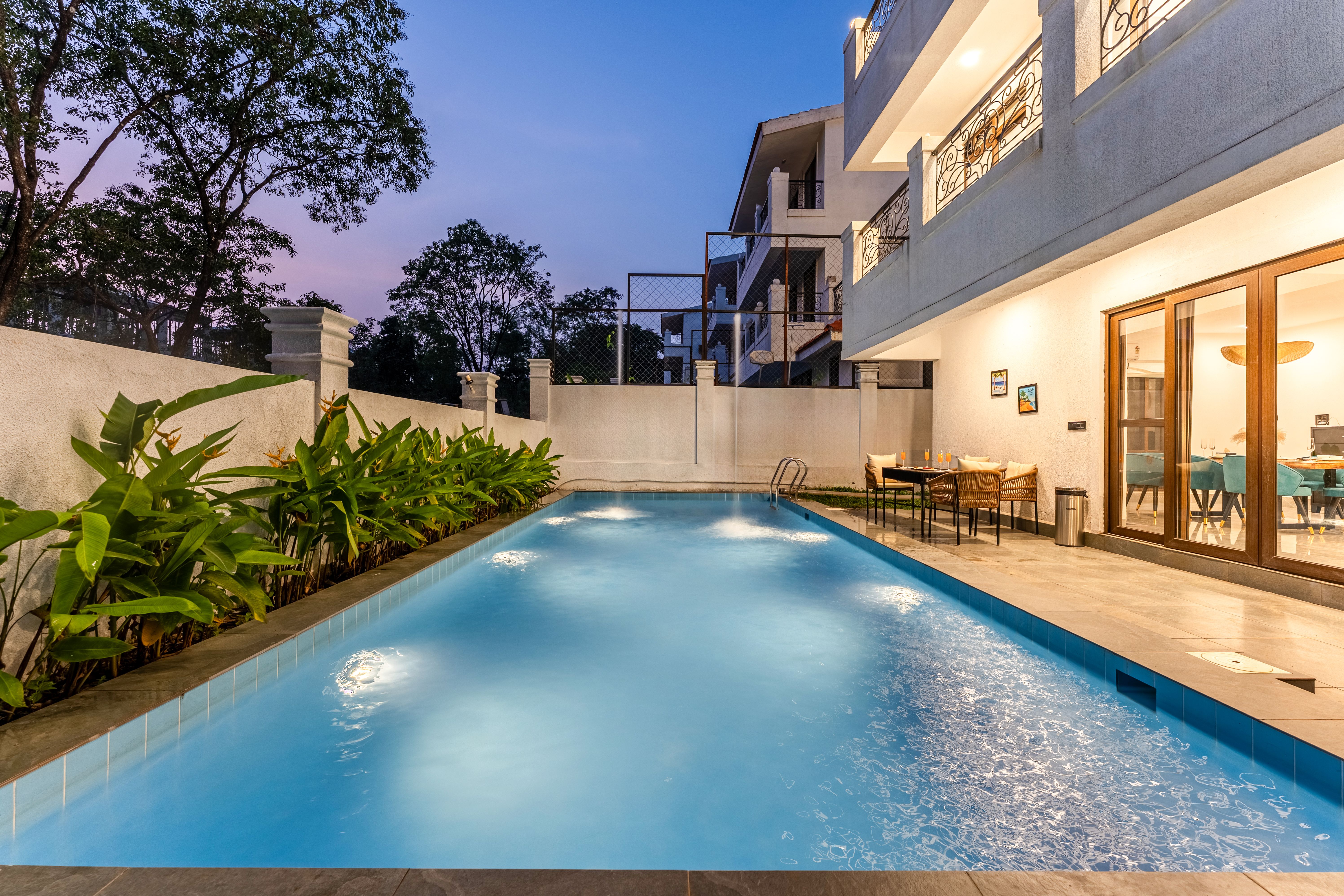 Casa Del Mundo | Luxe Pet-friendly 4-BHK Villa With Pvt Pool, Bar, Lift & Scenic Hill Vistas — photo 2