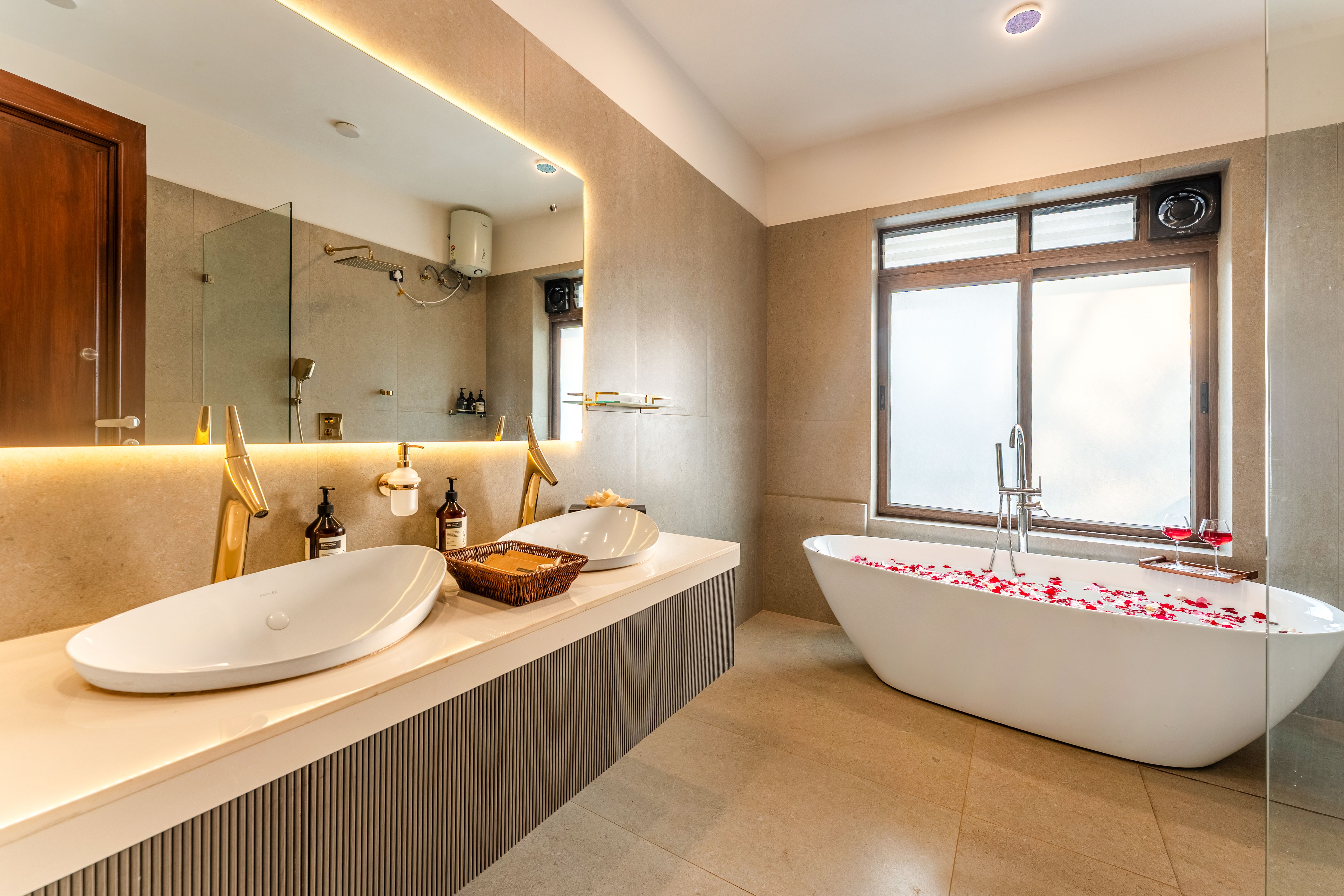Casa Del Mundo | Luxe Pet-friendly 4-BHK Villa With Pvt Pool, Bar, Lift & Scenic Hill Vistas — photo 20