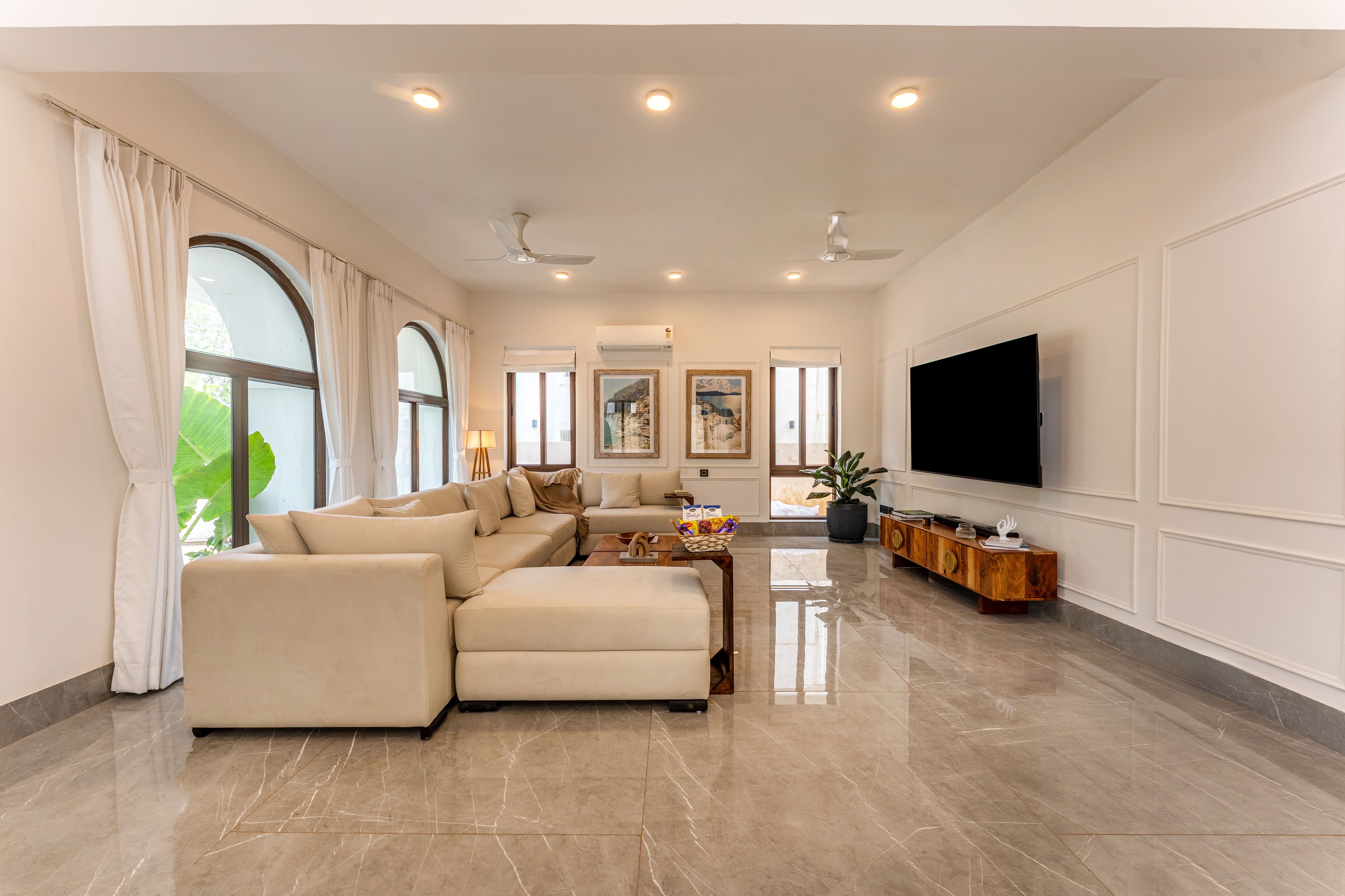 Casa Del Mundo | Luxe Pet-friendly 4-BHK Villa With Pvt Pool, Bar, Lift & Scenic Hill Vistas — photo 29