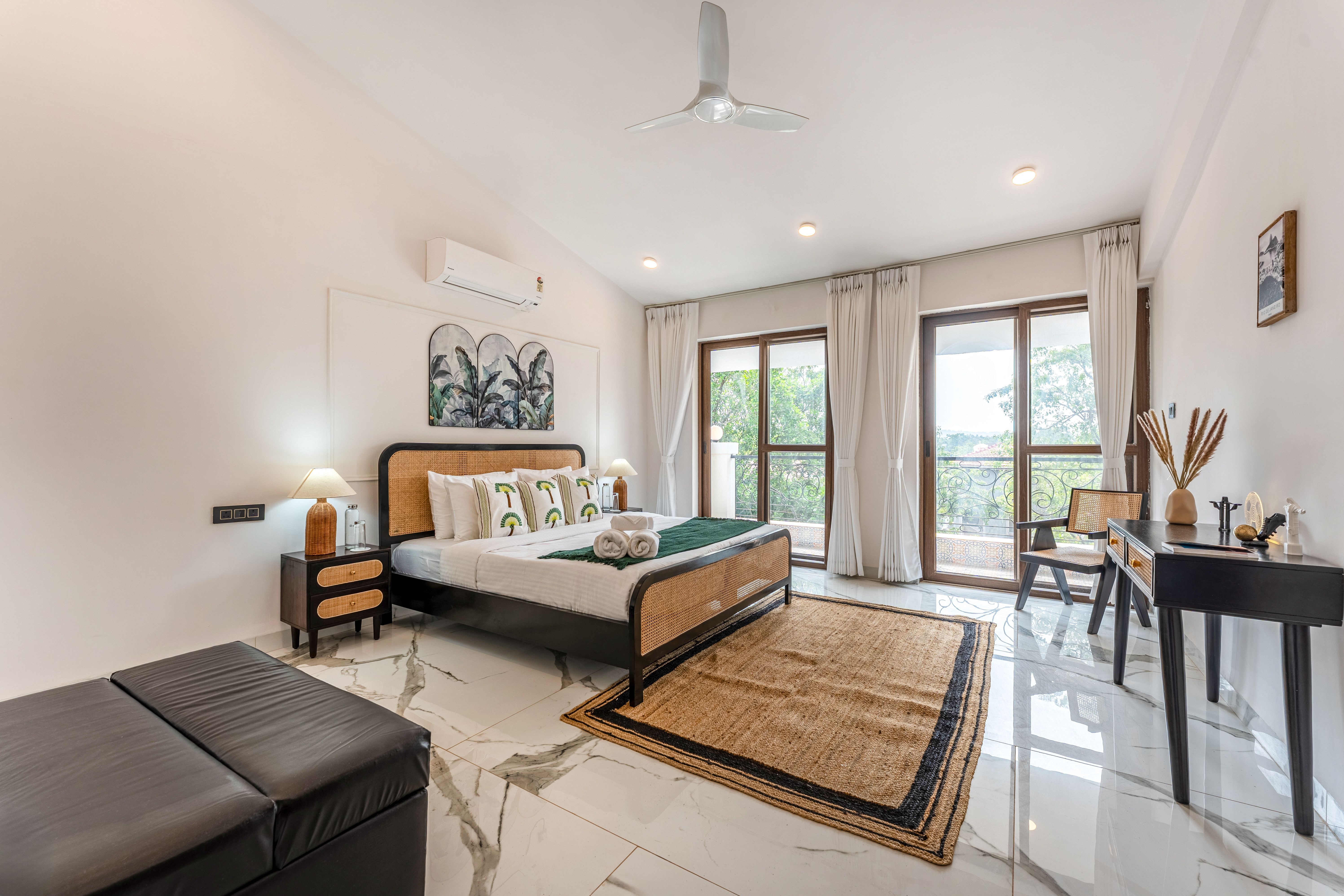 Casa Del Mundo | Luxe Pet-friendly 4-BHK Villa With Pvt Pool, Bar, Lift & Scenic Hill Vistas — photo 15