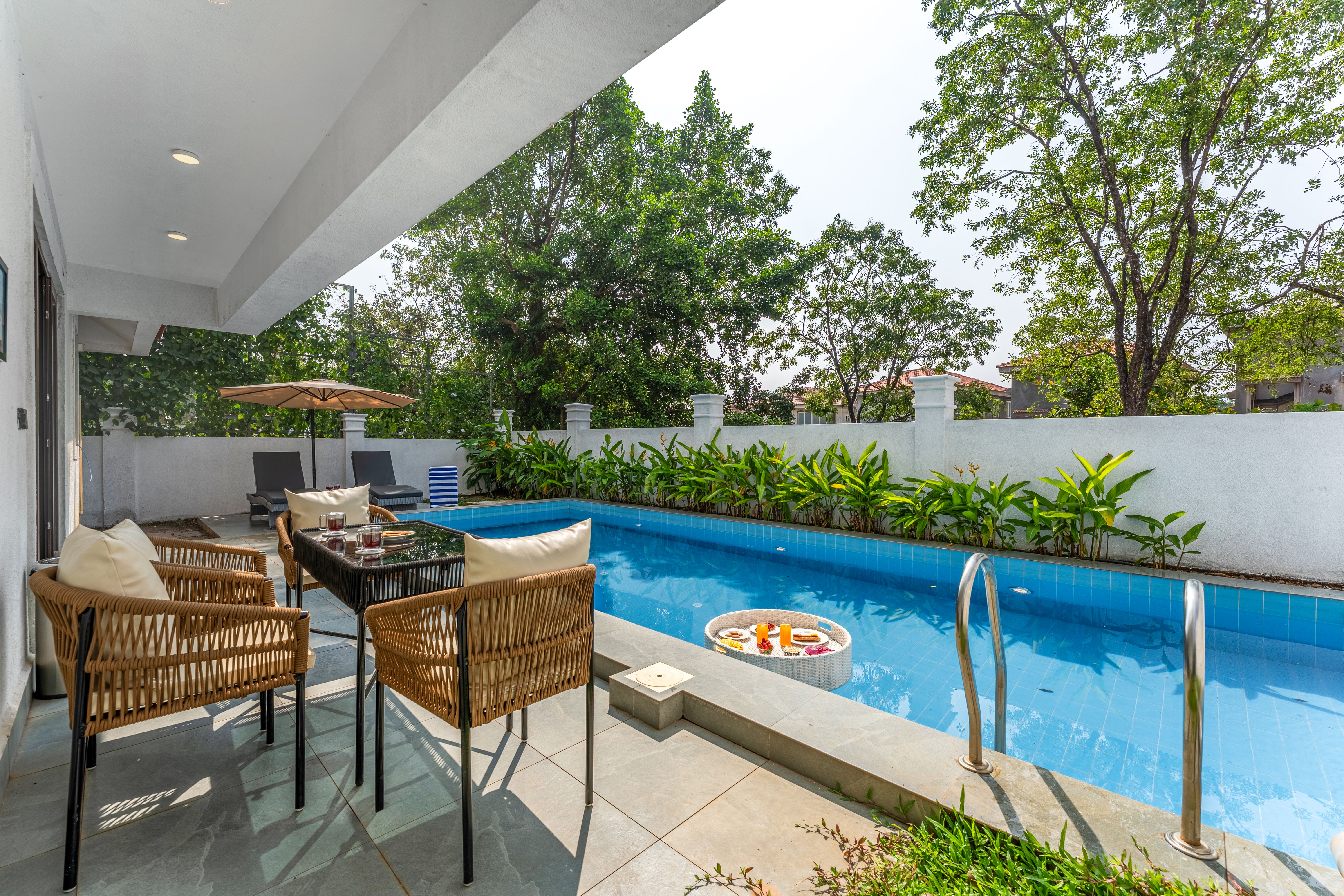 Casa Del Mundo | Luxe Pet-friendly 4-BHK Villa With Pvt Pool, Bar, Lift & Scenic Hill Vistas — photo 25