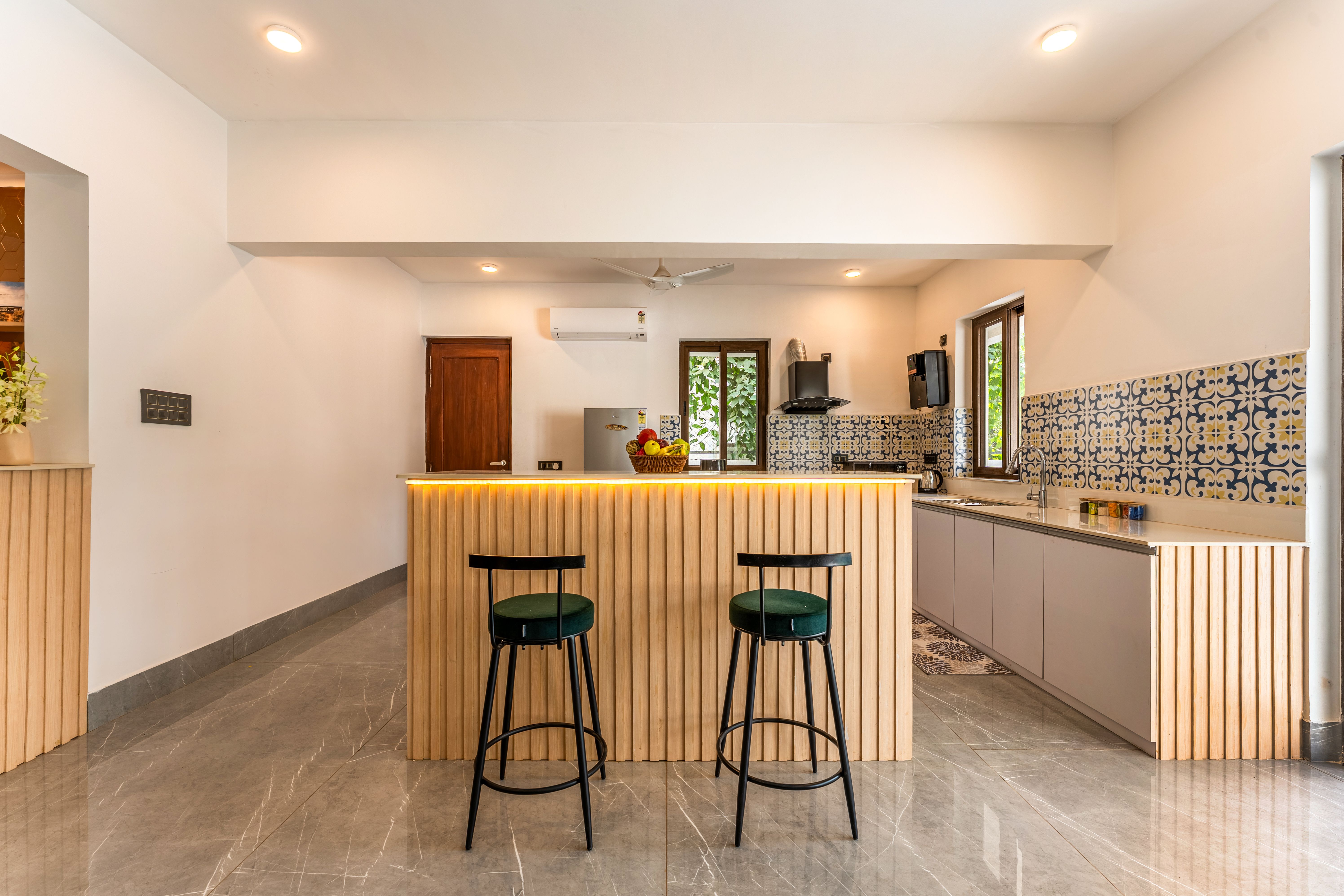 Casa Del Mundo | Luxe Pet-friendly 4-BHK Villa With Pvt Pool, Bar, Lift & Scenic Hill Vistas — photo 27