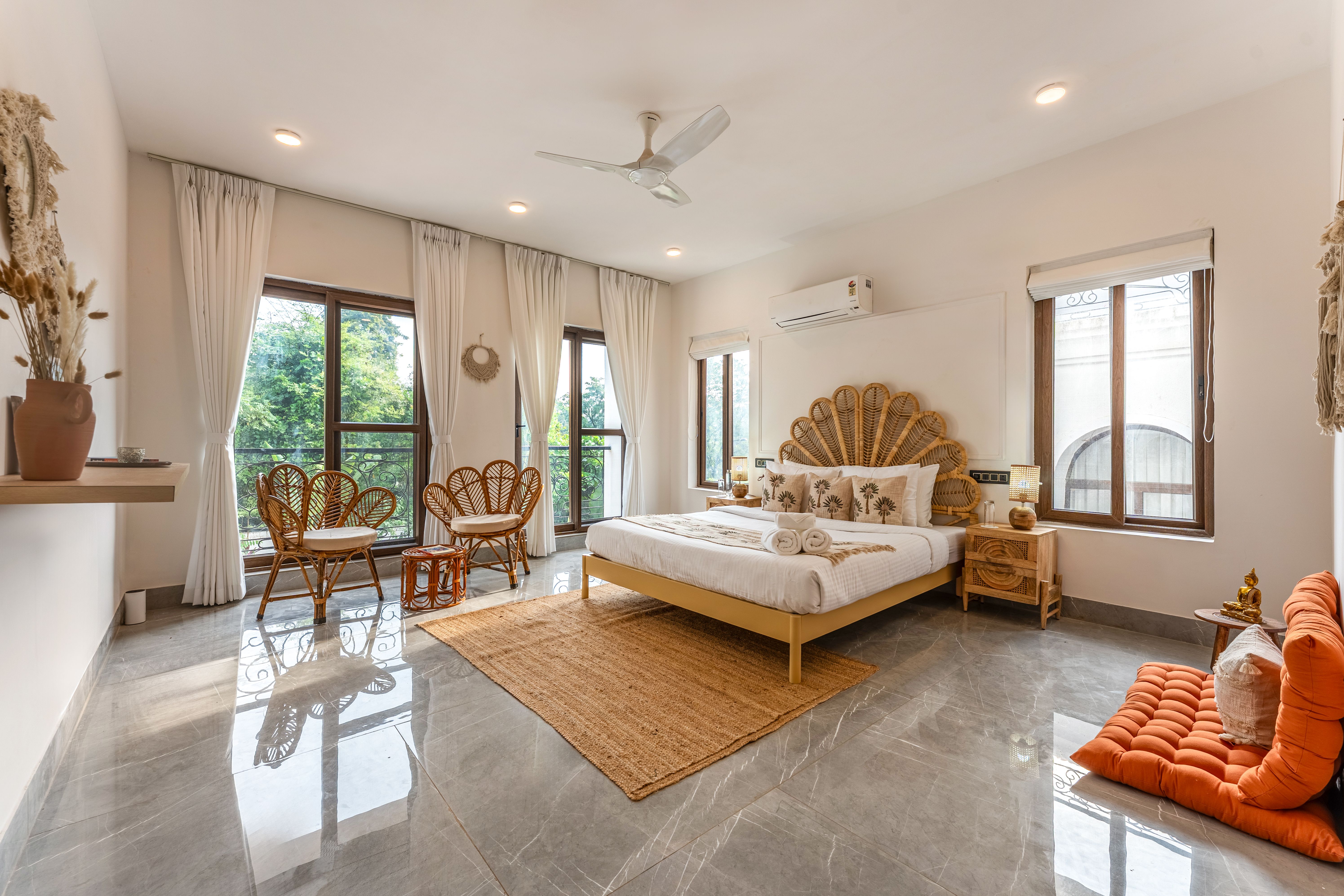 Casa Del Mundo | Luxe Pet-friendly 4-BHK Villa With Pvt Pool, Bar, Lift & Scenic Hill Vistas — photo 21