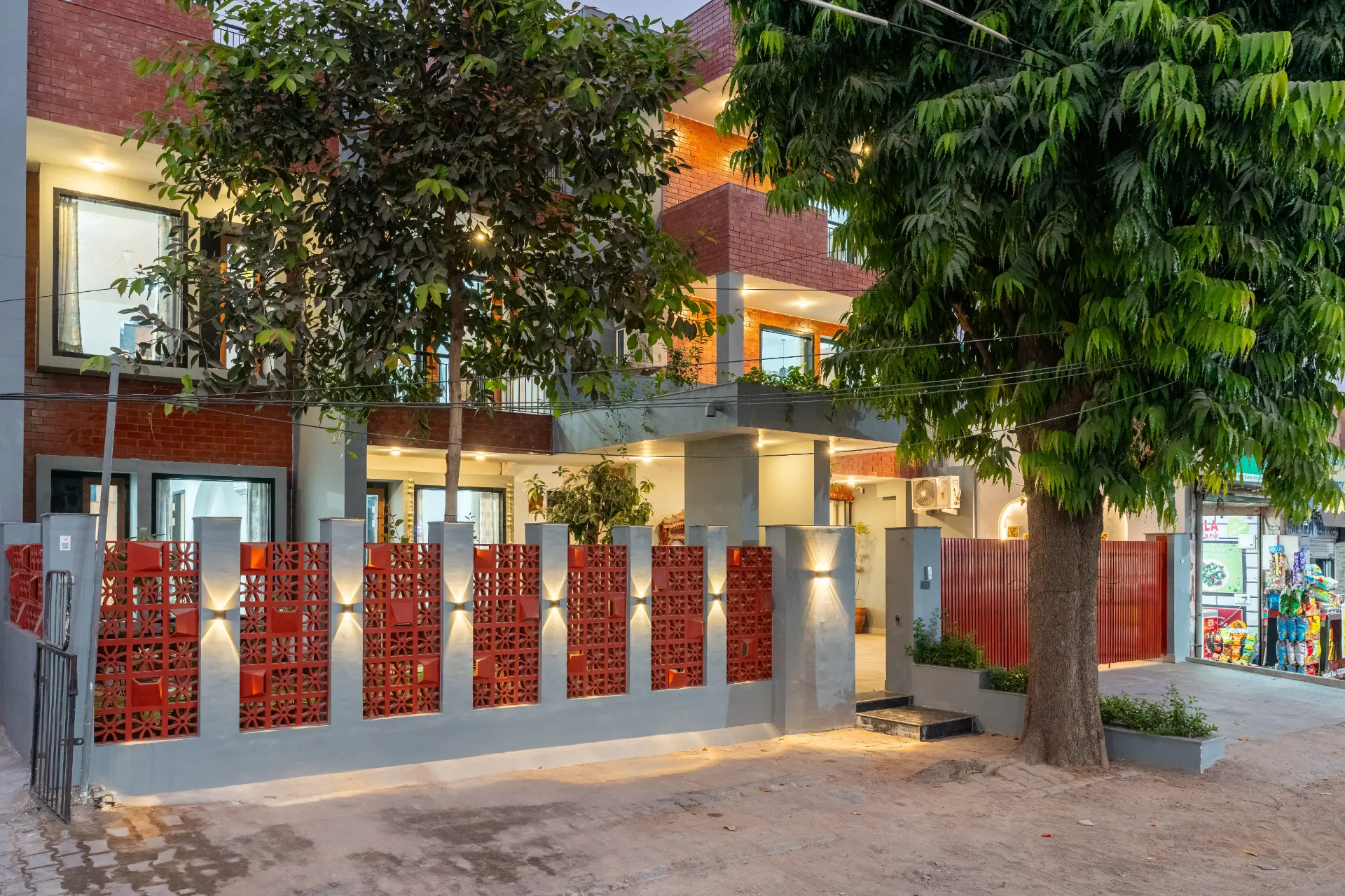 Ramalaya | 1-Room | Library | Balcony — photo 12