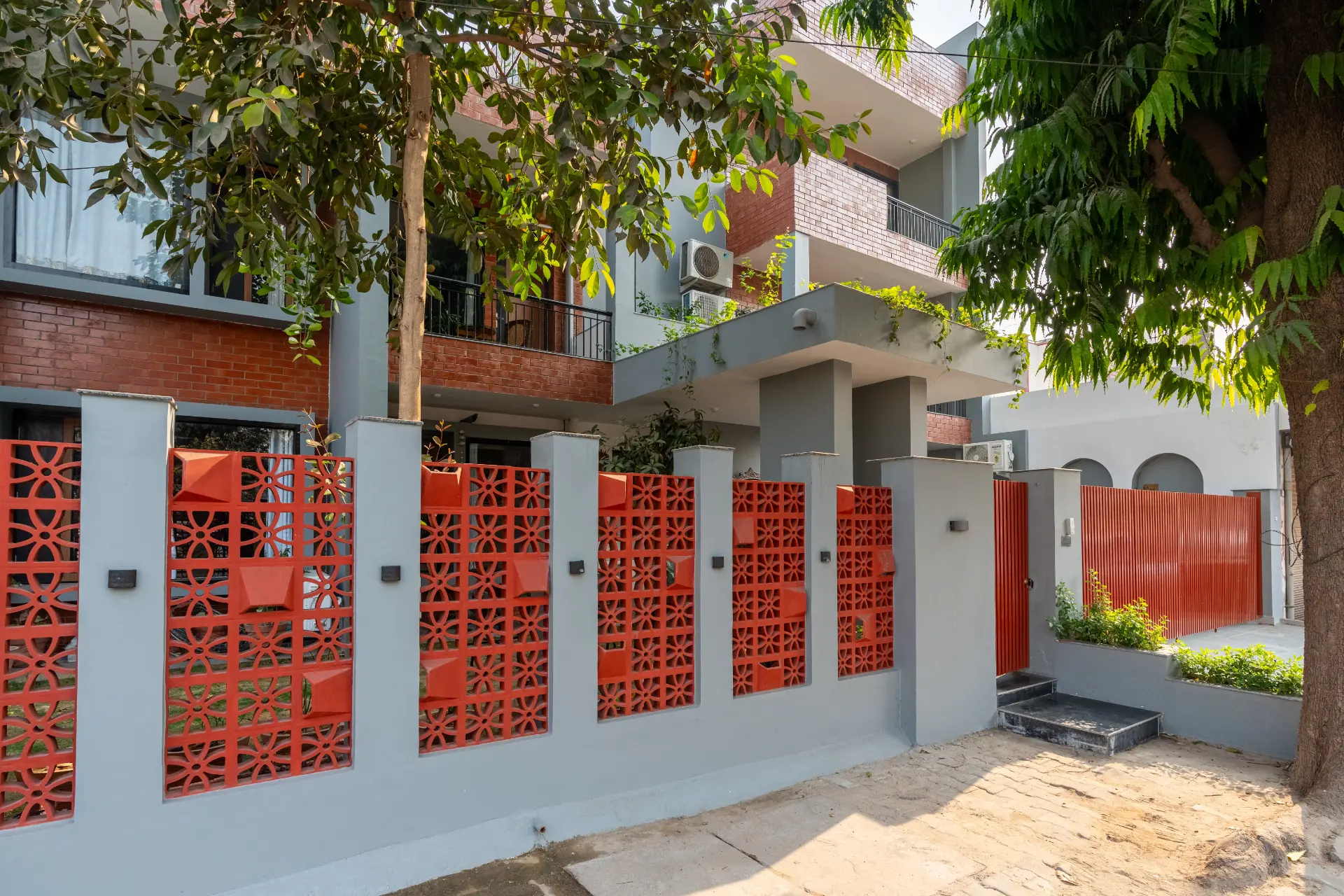 Ramalaya | 1-Room | Library | Balcony — photo 13