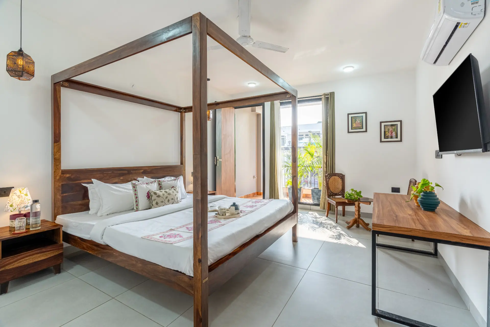 Ramalaya | 1-Room | Library | Balcony — photo 8