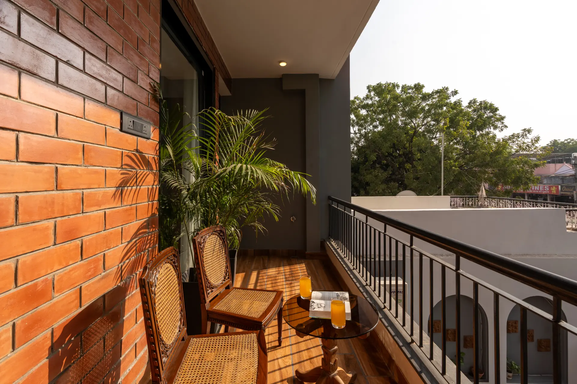 Ramalaya | 1-Room | Library | Balcony — photo 2