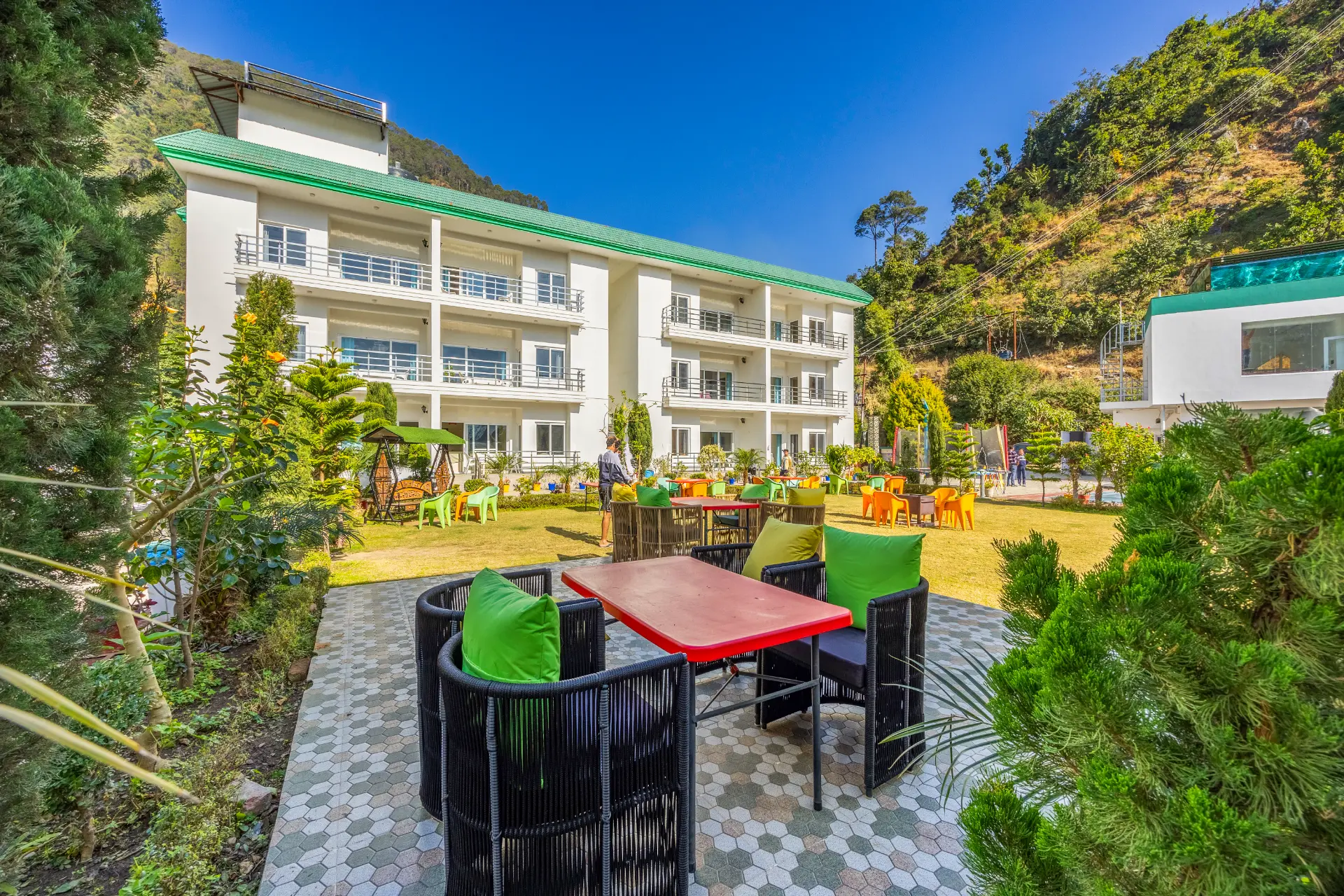Kingdom Heartz | Charming Pet-friendly 1-BHK Apartment With Balcony, Common Pool, Common Garden & Restaurant — photo 4