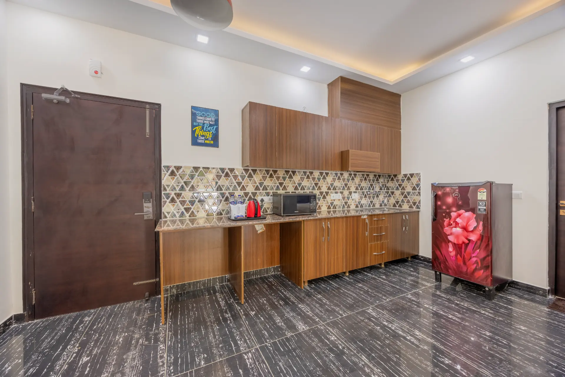 Kingdom Heartz | Charming Pet-friendly 1-BHK Apartment With Balcony, Common Pool, Common Garden & Restaurant — photo 16
