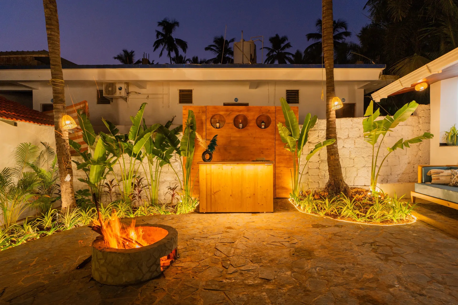 House of Neptune | 1-BHK Boutique Hut | Open Kitchen | Sit-out area | 10 Meters from Ashwem Beach — photo 6