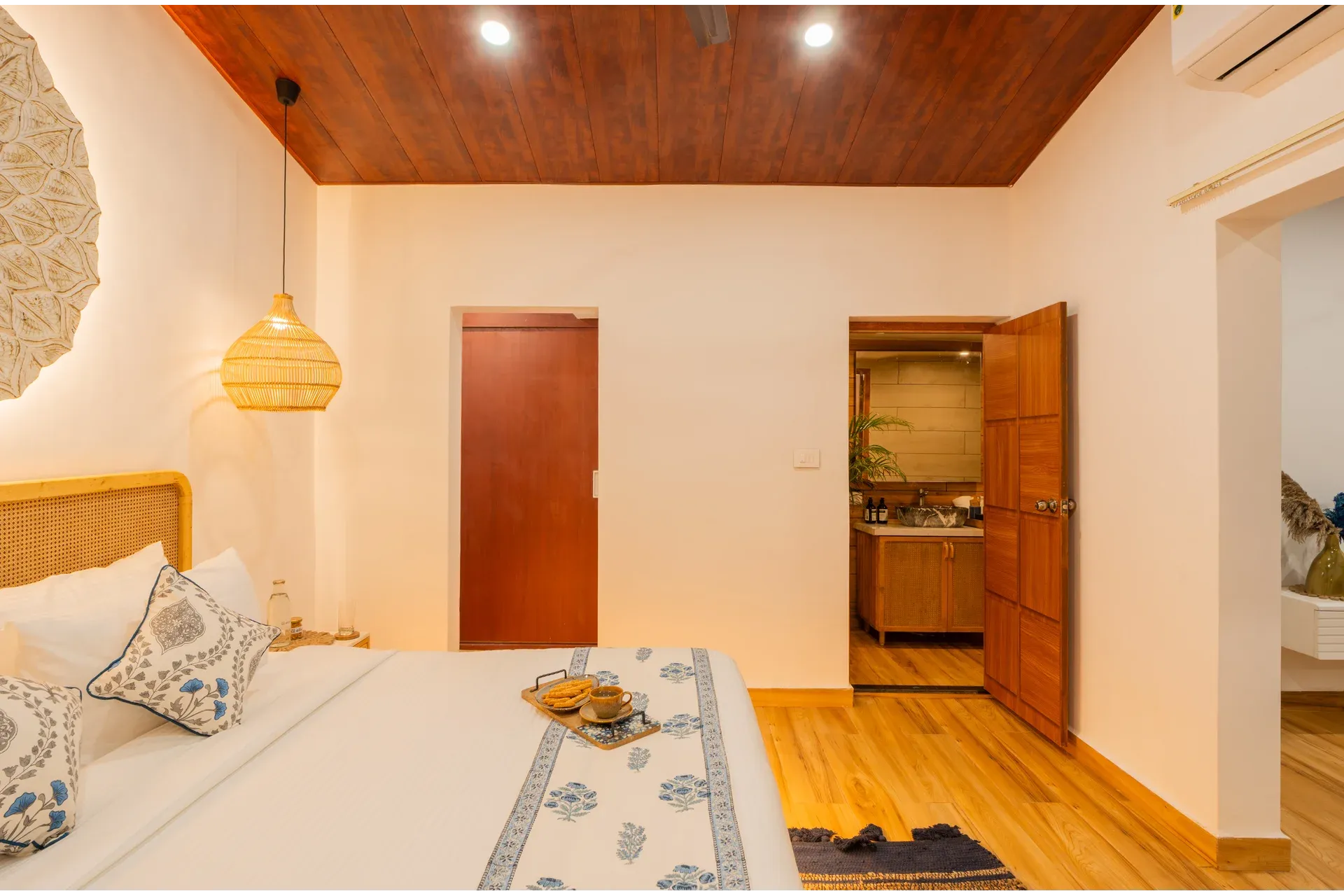 House of Neptune | 1-BHK Boutique Hut | Open Kitchen | Sit-out area | 10 Meters from Ashwem Beach — photo 26