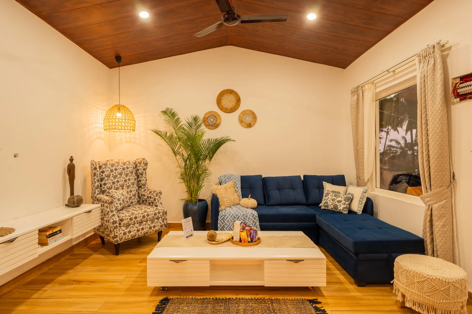 House of Neptune | 1-BHK Boutique Hut | Open Kitchen | Sit-out area | 10 Meters from Ashwem Beach — photo 3