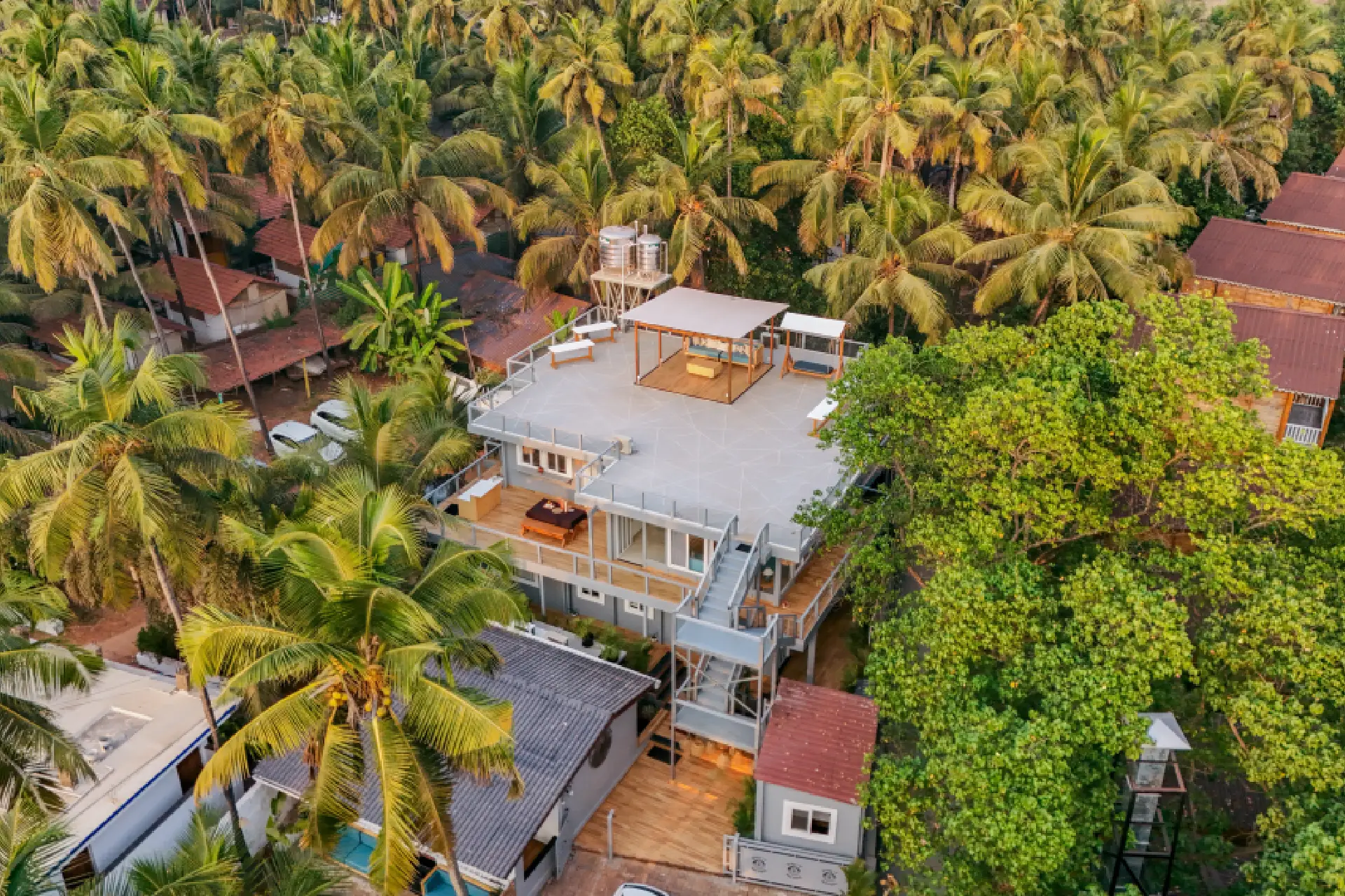 House of Neptune | 1-BHK Boutique Hut | Open Kitchen | Sit-out area | 10 Meters from Ashwem Beach — photo 5