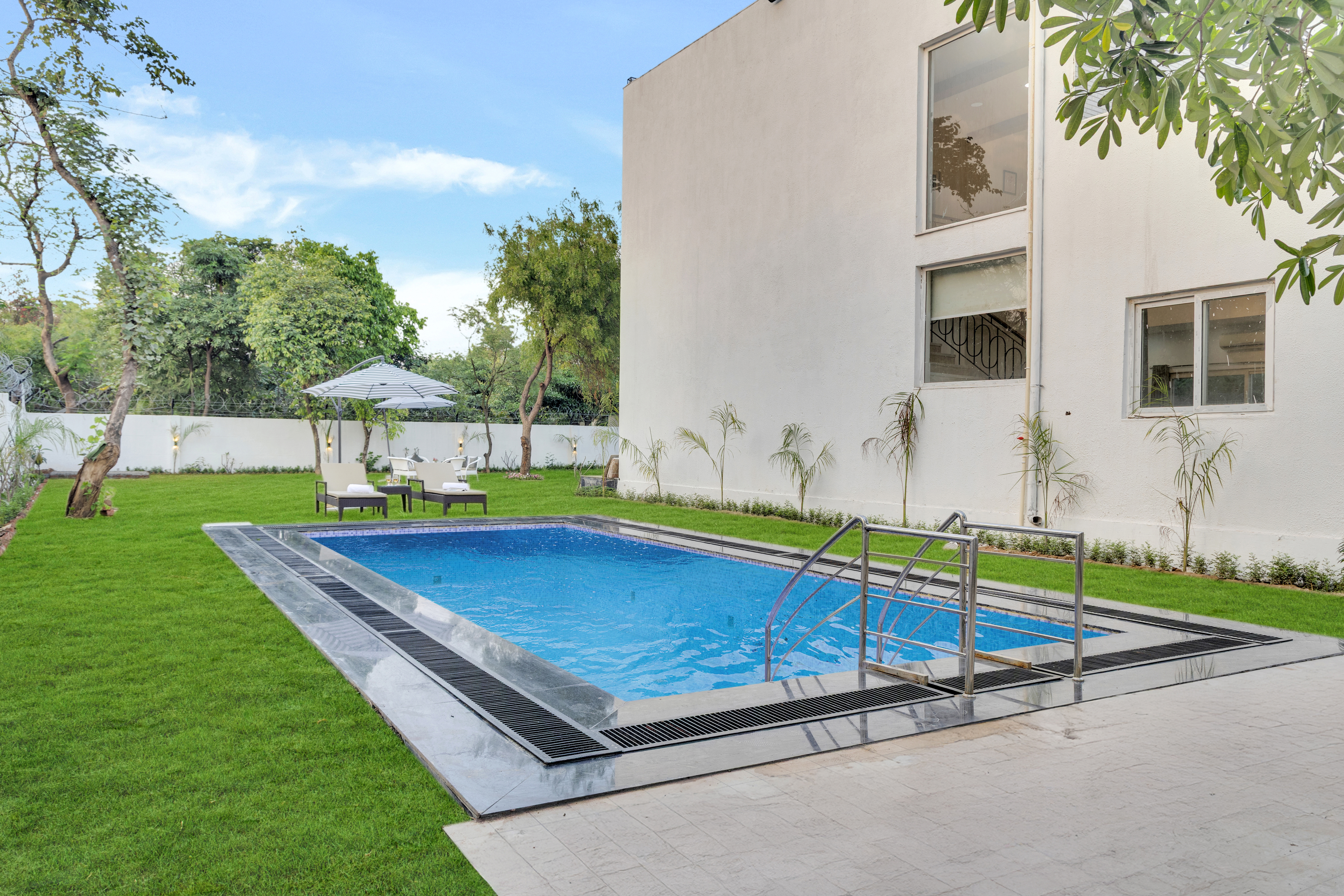 Ratikara Ullaas | 2-BHK with Private Pool, Lounge Space, Pool table & Lawn — photo 2