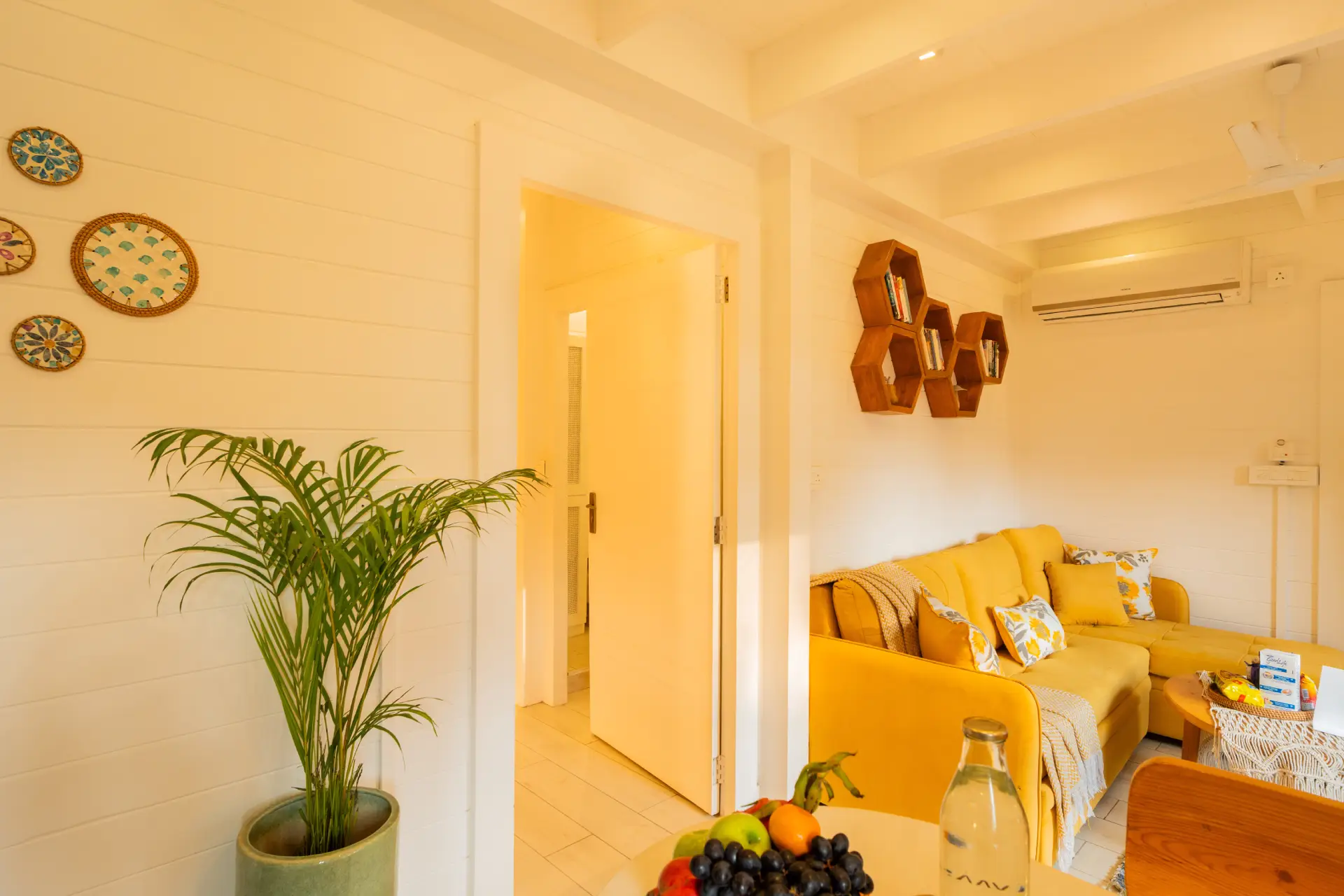 House of Neptune | 1-BHK Cottage | 10 mtrs from Ashwem Beach — photo 8