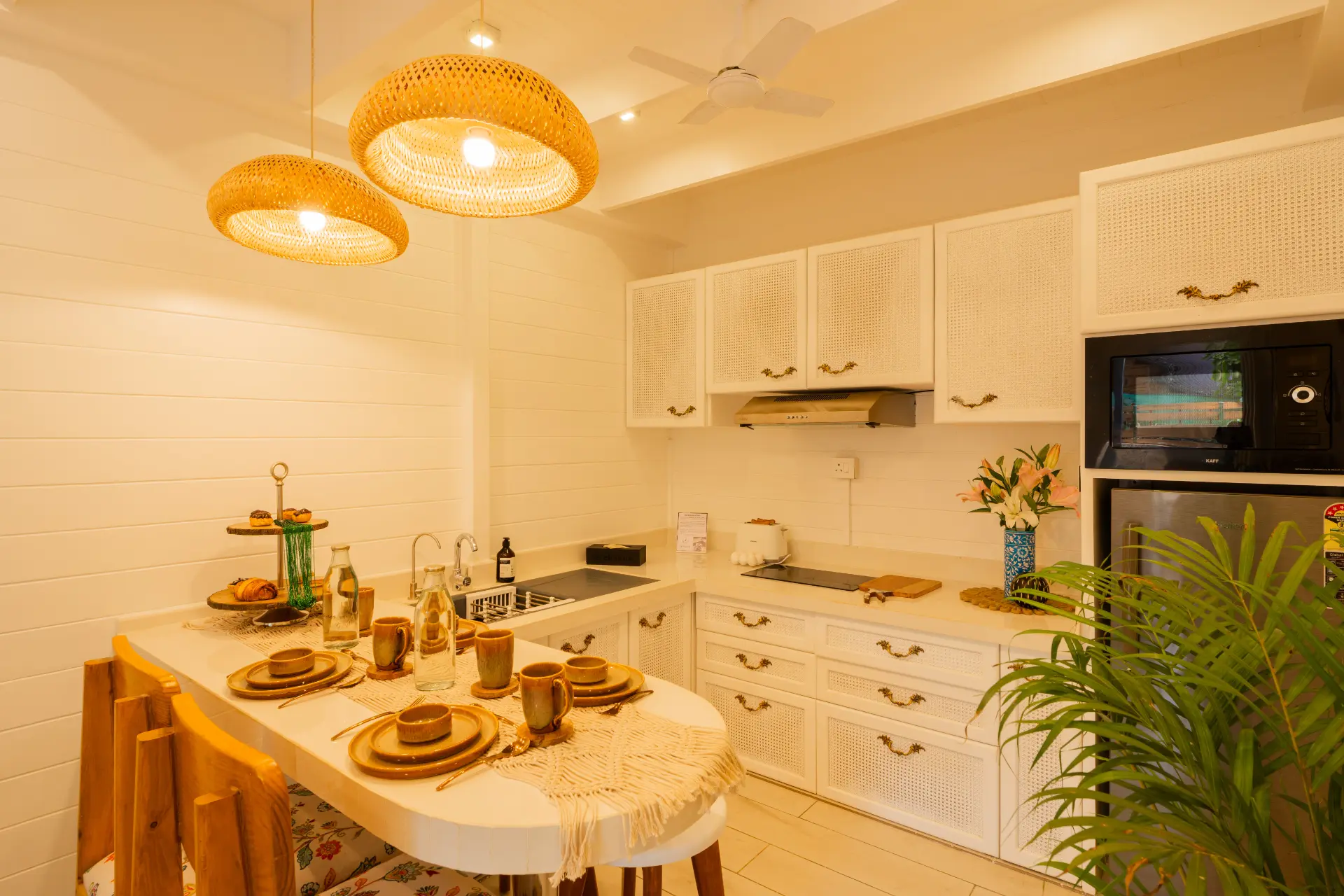 House of Neptune | 1-BHK Cottage | 10 mtrs from Ashwem Beach — photo 11