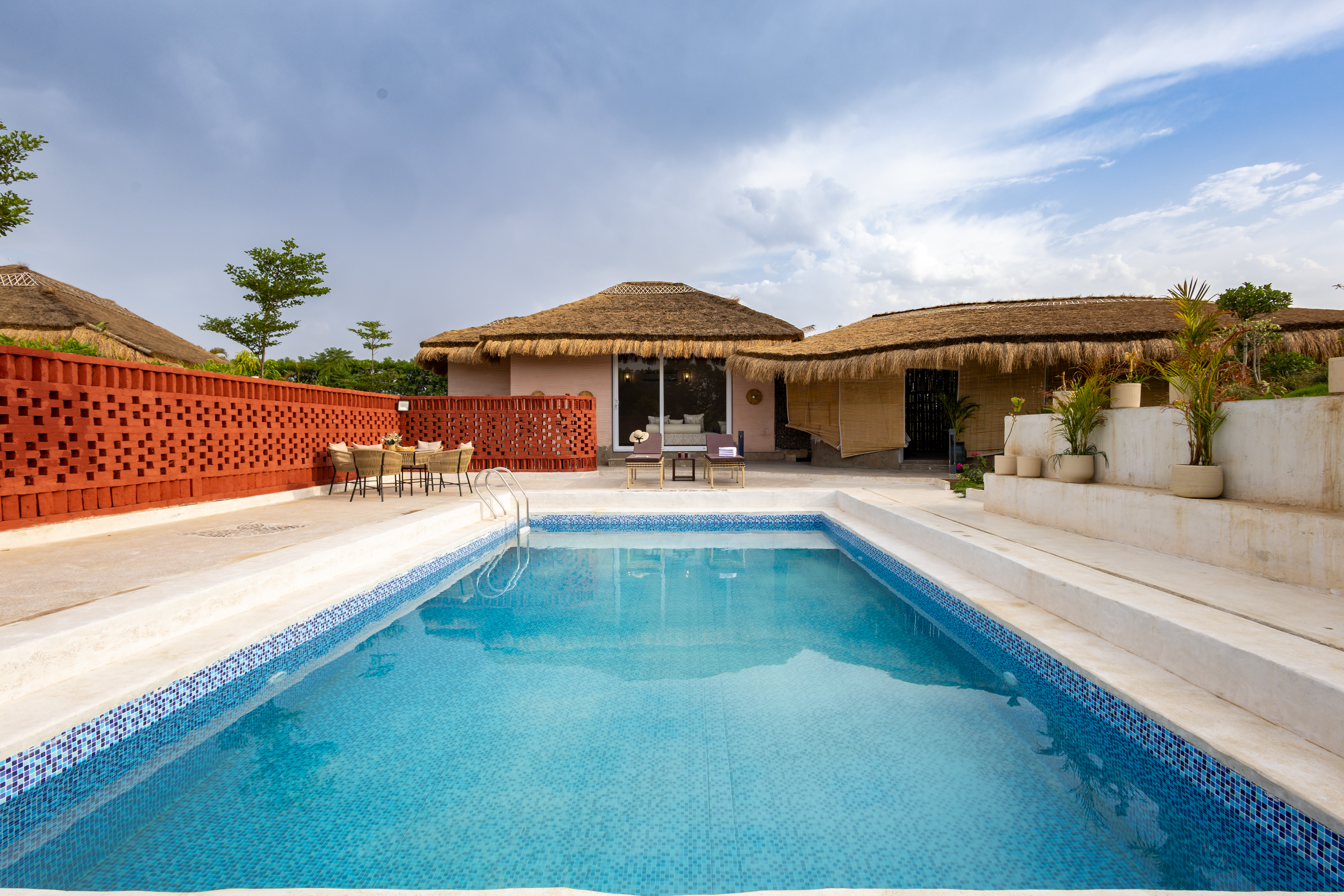 Kimaya Azora | Luxe Suite with Private Plunge Pool, Shared Pool, Restaurant, and Garden in Boutique Resort — photo 17