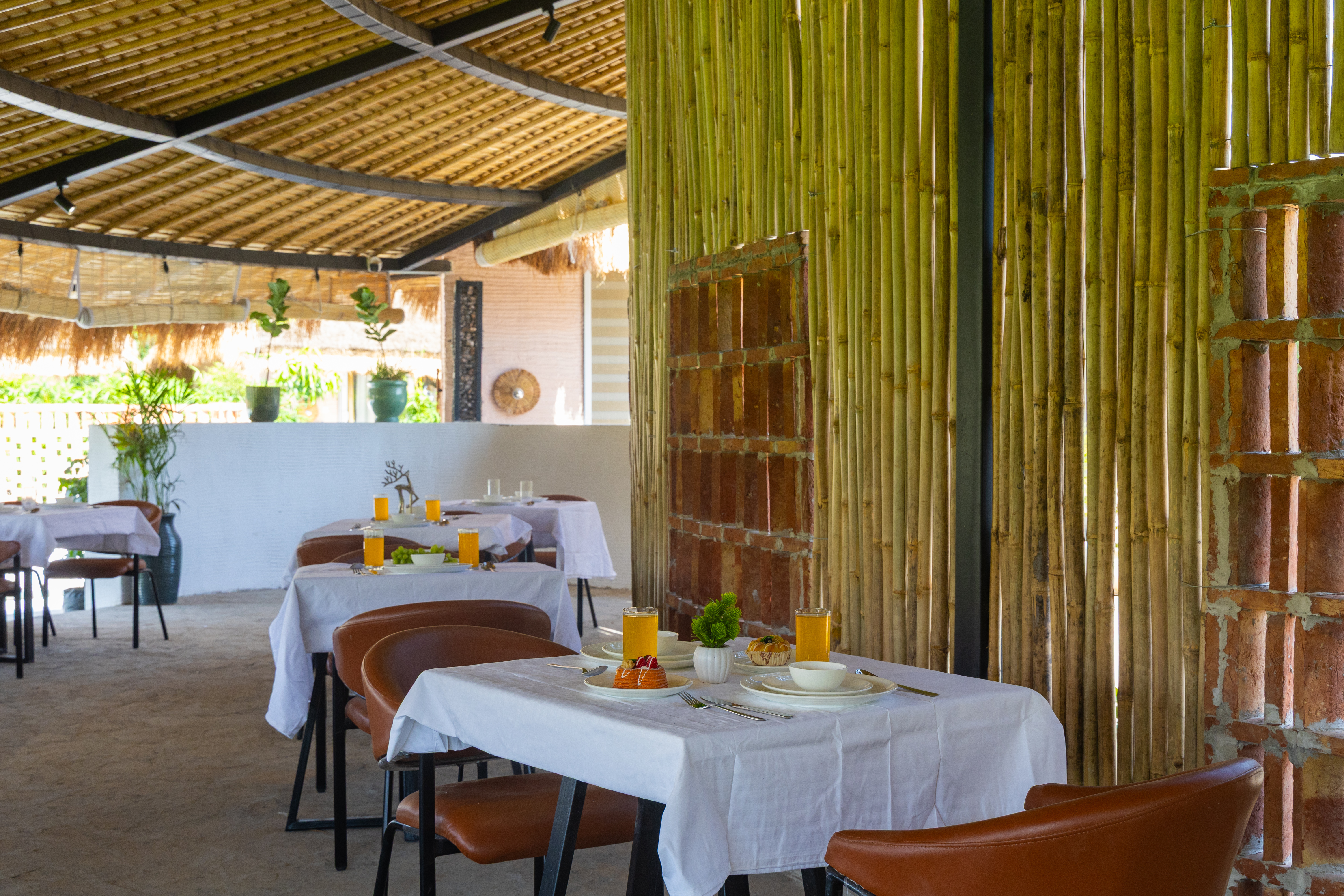 Kimaya Azora | Luxe Suite with Private Plunge Pool, Shared Pool, Restaurant, and Garden in Boutique Resort — photo 15