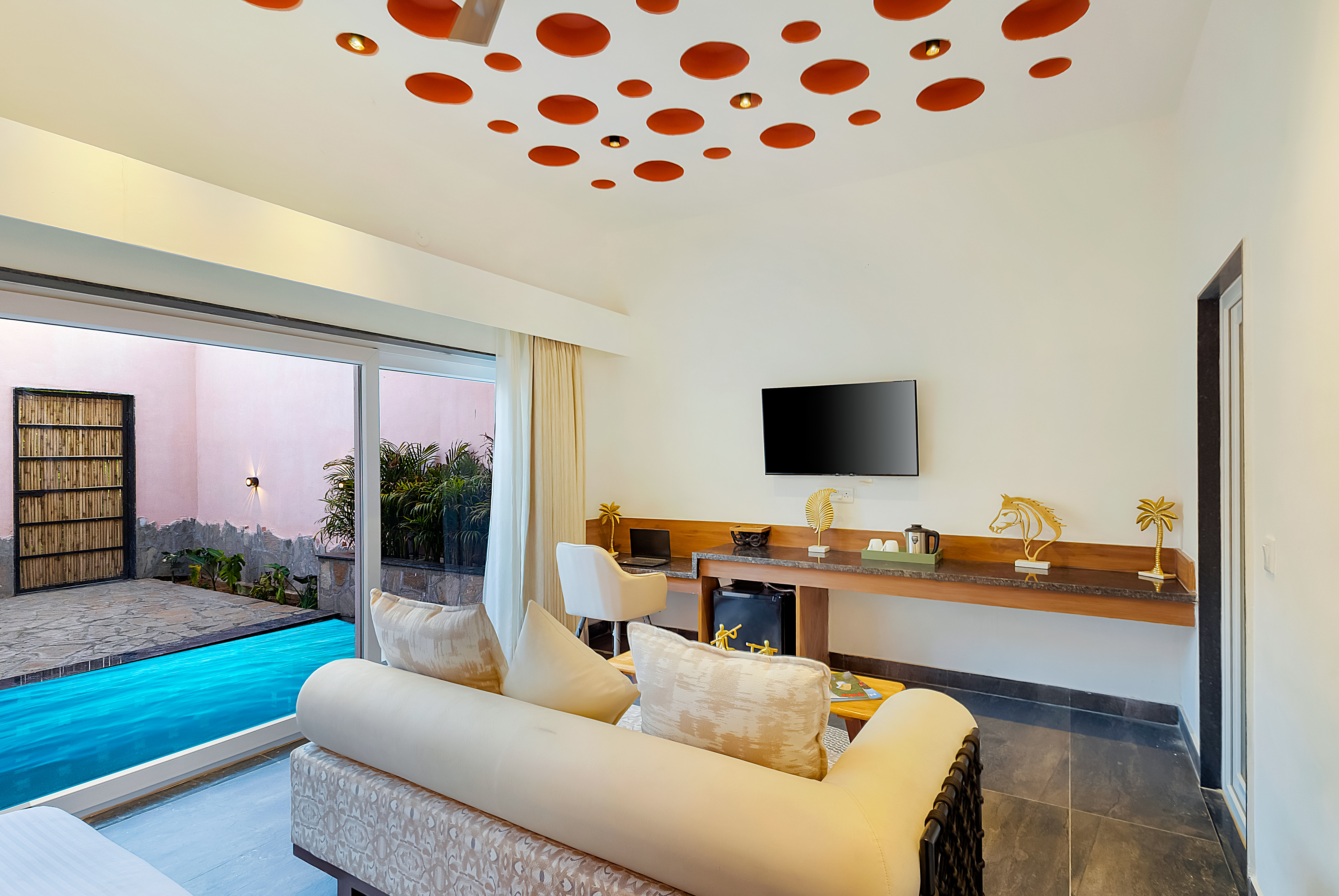 Kimaya Azora | Luxe Suite with Private Plunge Pool, Shared Pool, Restaurant, and Garden in Boutique Resort — photo 5