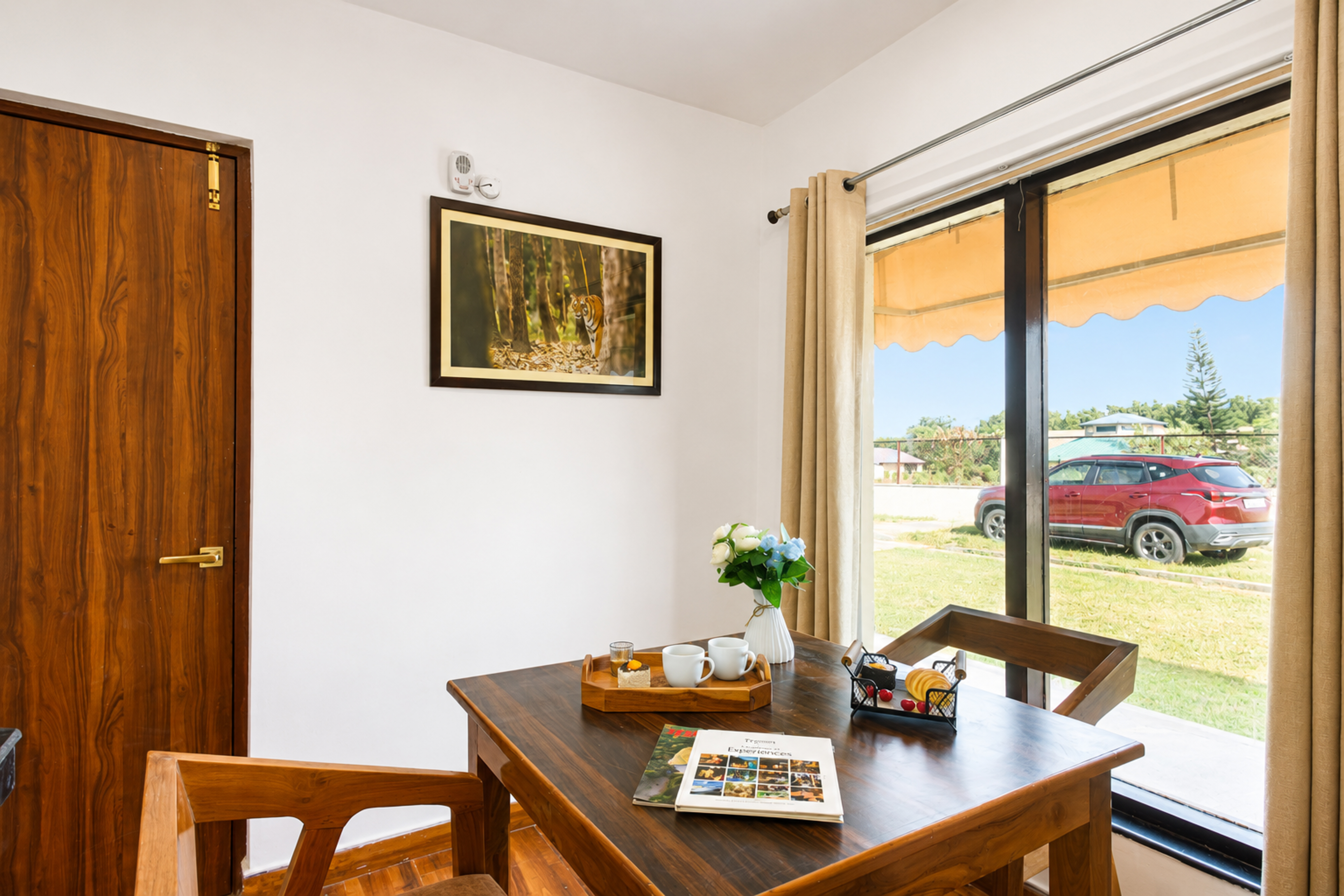 Dhela Jungle Retreat Pebble | Pet- Friendly Suite in a Mini Resort with Shared Pool Near Jhirna Safari Zone — photo 9