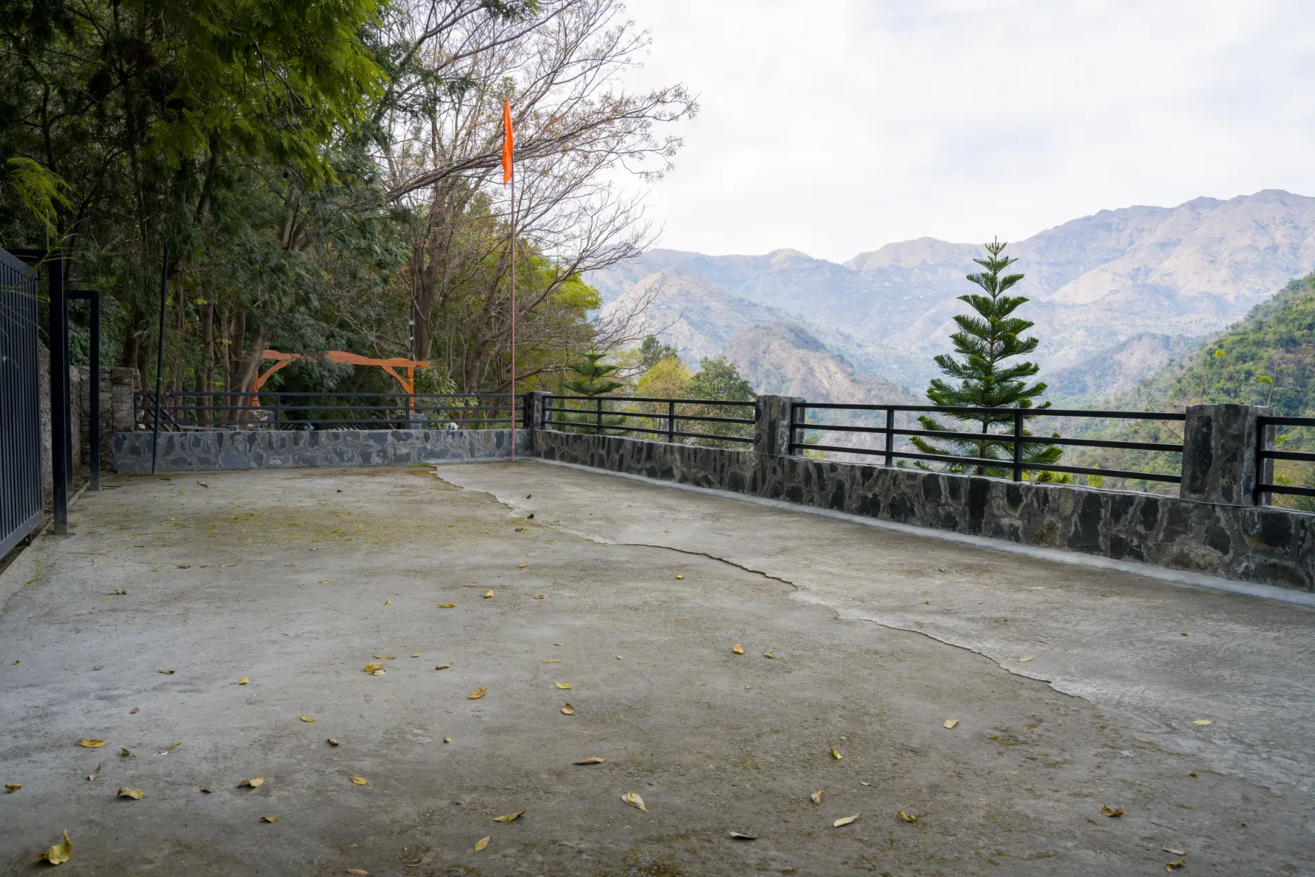Zephyr Utopia | 1 Premium Room Featuring Shared Pool, Gym & Restaurant With Hill Views — photo 28