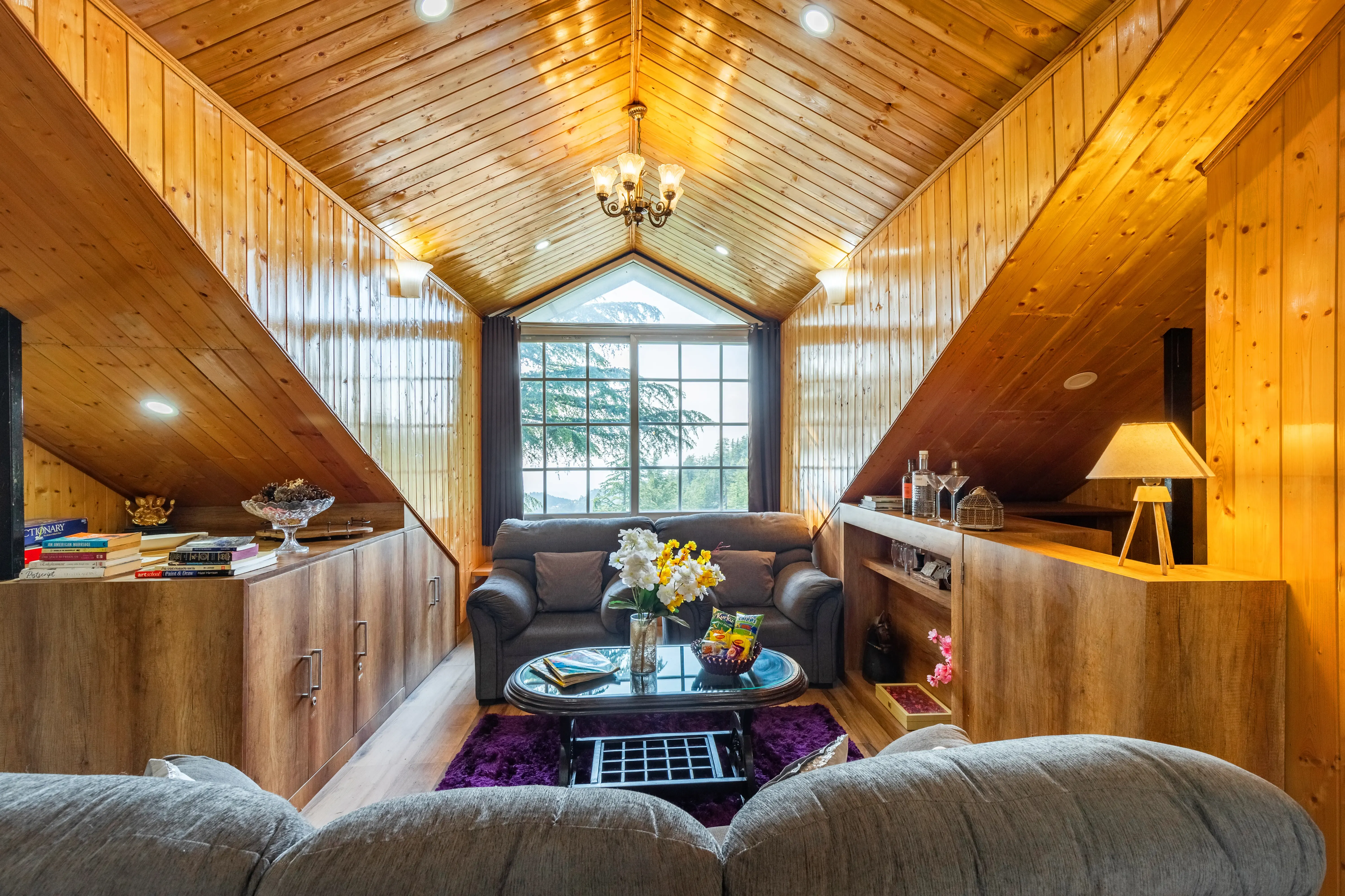 Hill Top Farmstead | Heritage 3-BHK English-Style Villa With Balcony, Gazebo & Stunning Hill Views — photo 4