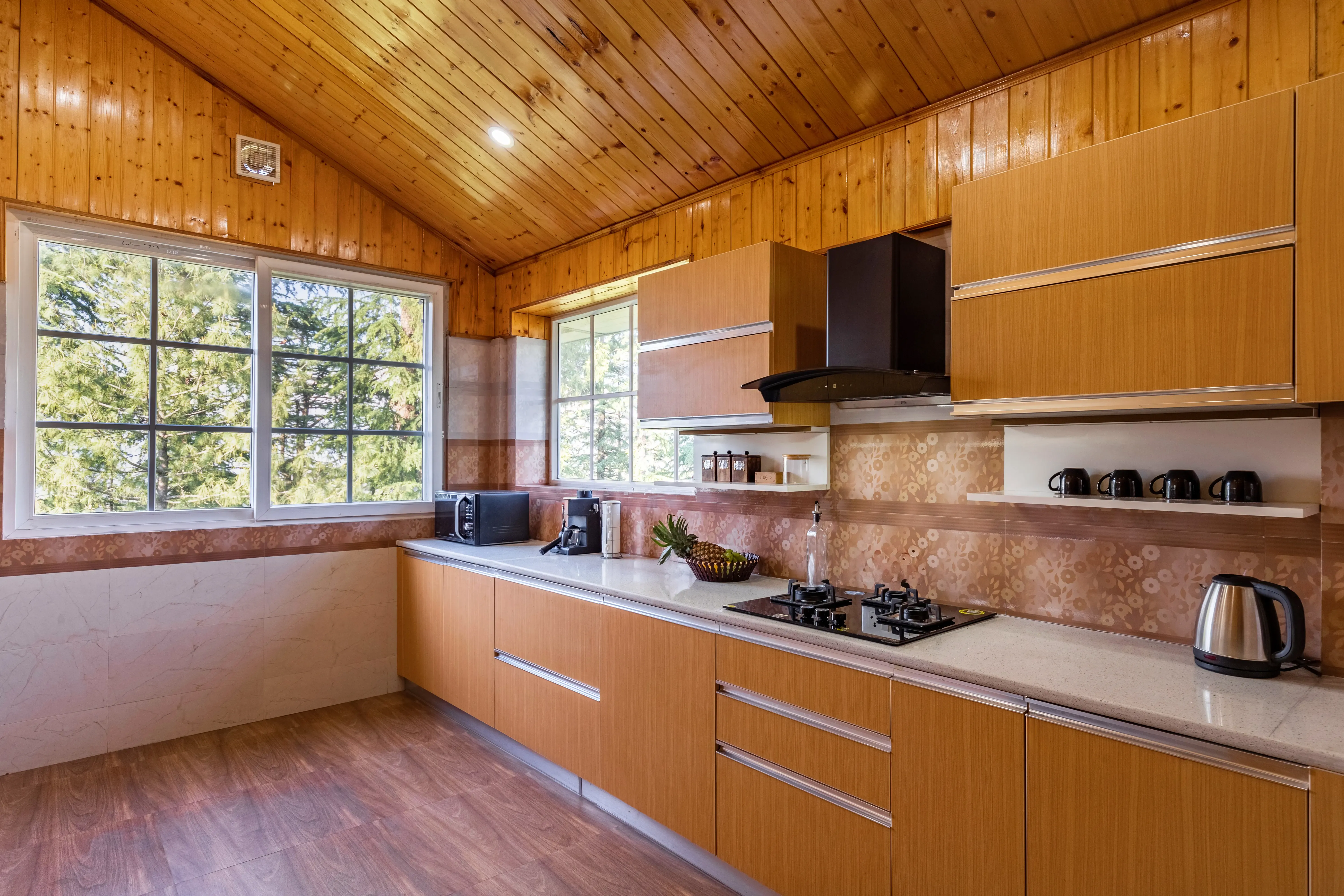 Hill Top Farmstead | Heritage 3-BHK English-Style Villa With Balcony, Gazebo & Stunning Hill Views — photo 21