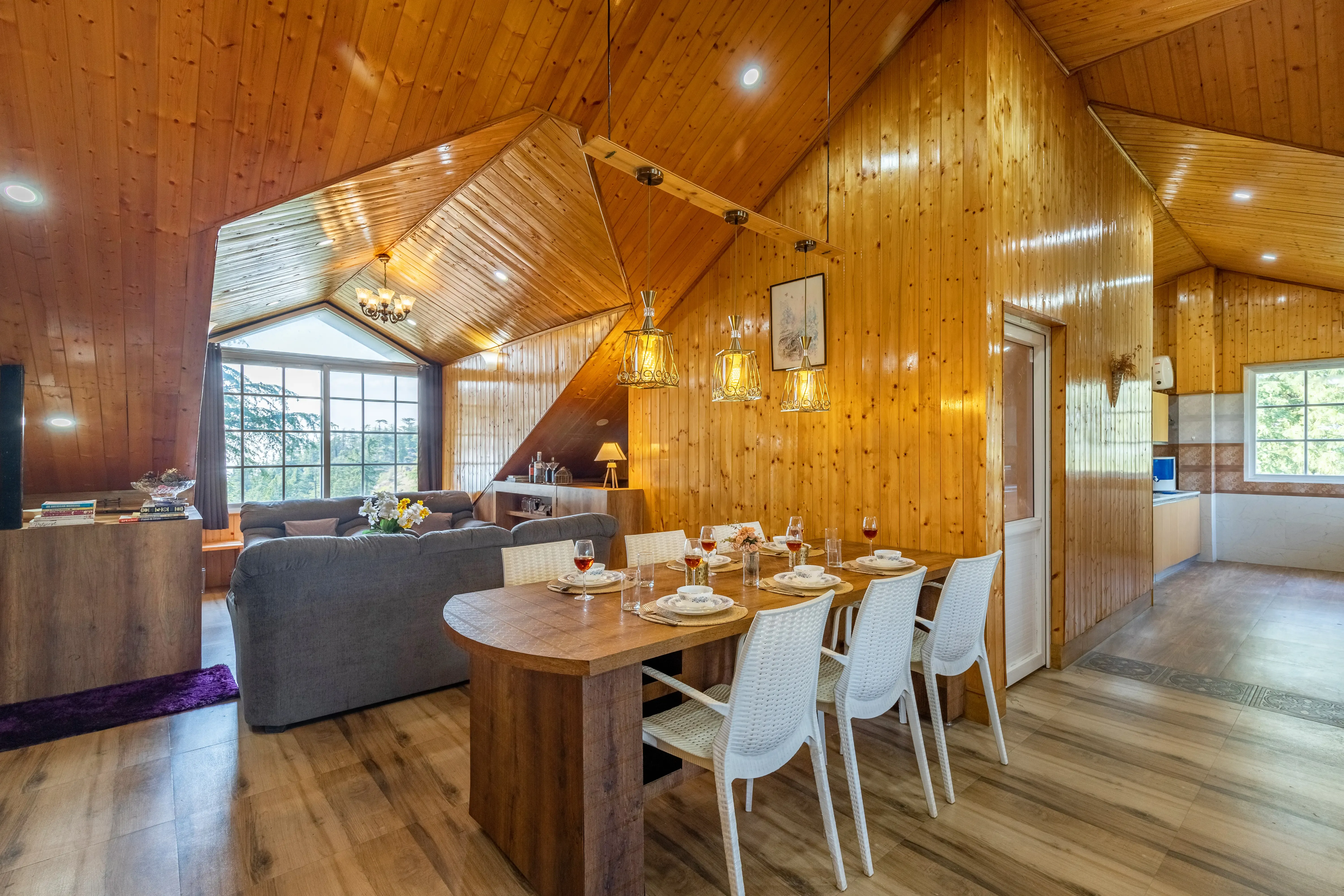 Hill Top Farmstead | Heritage 3-BHK English-Style Villa With Balcony, Gazebo & Stunning Hill Views — photo 15