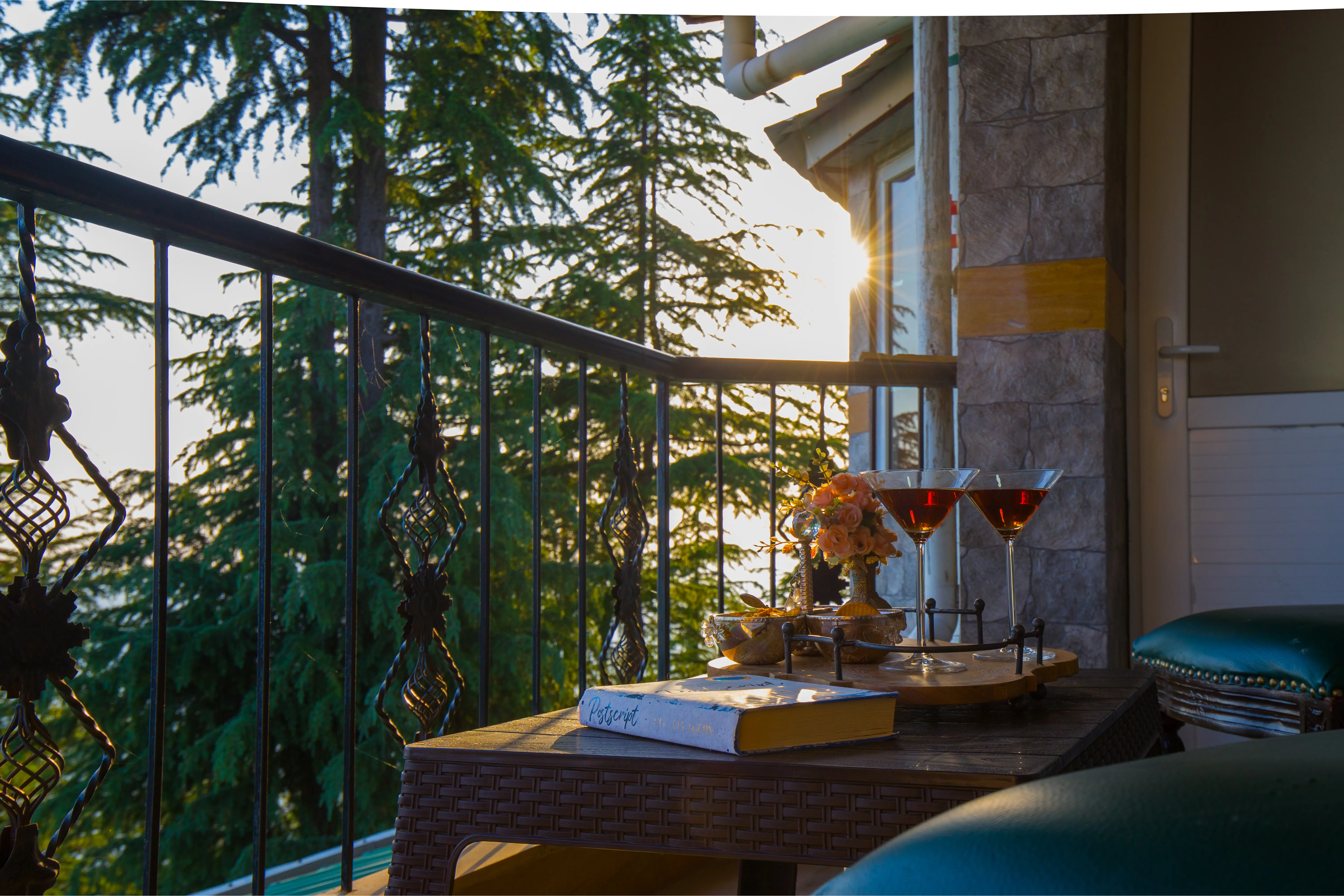 Hill Top Farmstead | Heritage 3-BHK English-Style Villa With Balcony, Gazebo & Stunning Hill Views — photo 9