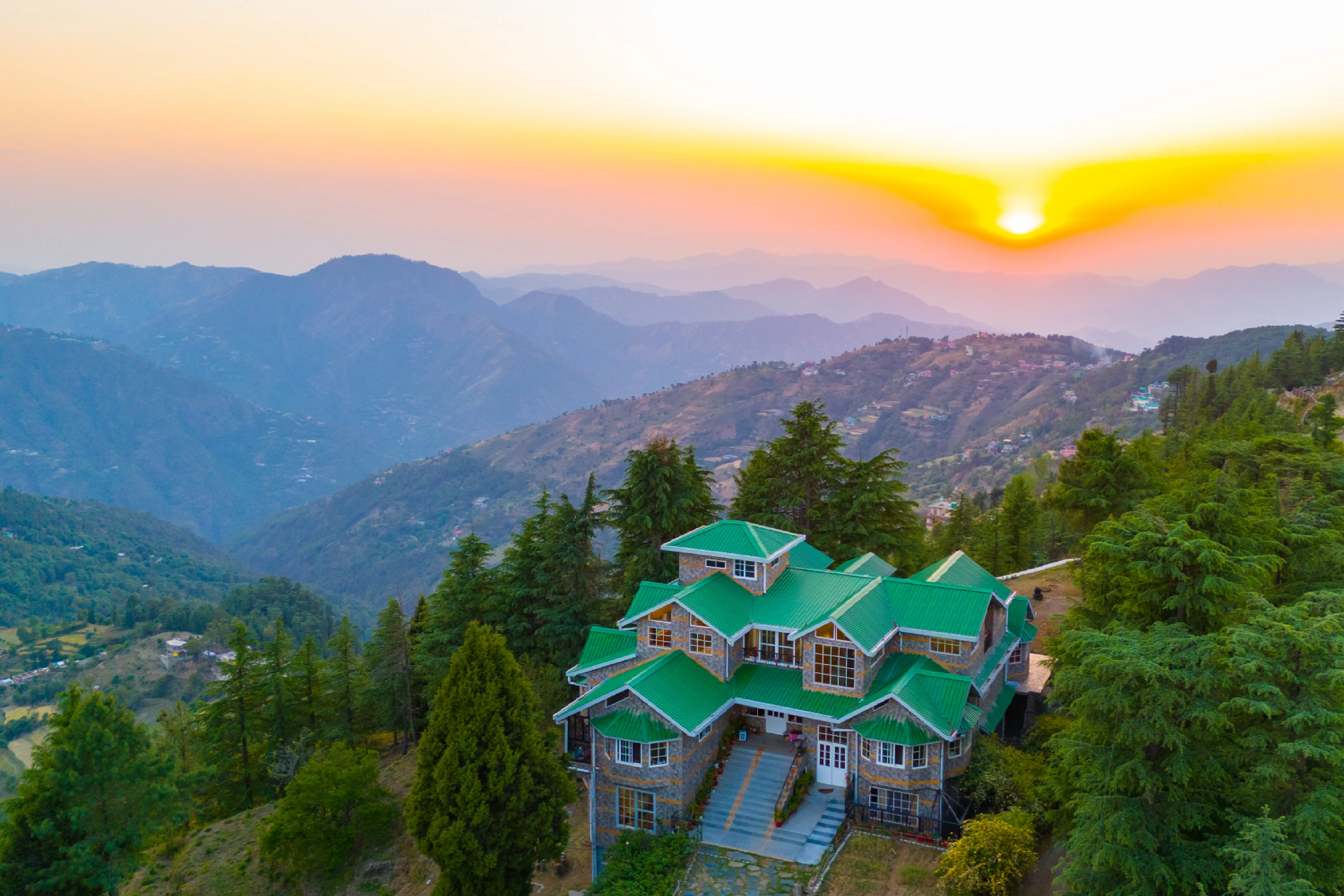 Hill Top Farmstead | Heritage 3-BHK English-Style Villa With Balcony, Gazebo & Stunning Hill Views — photo 7
