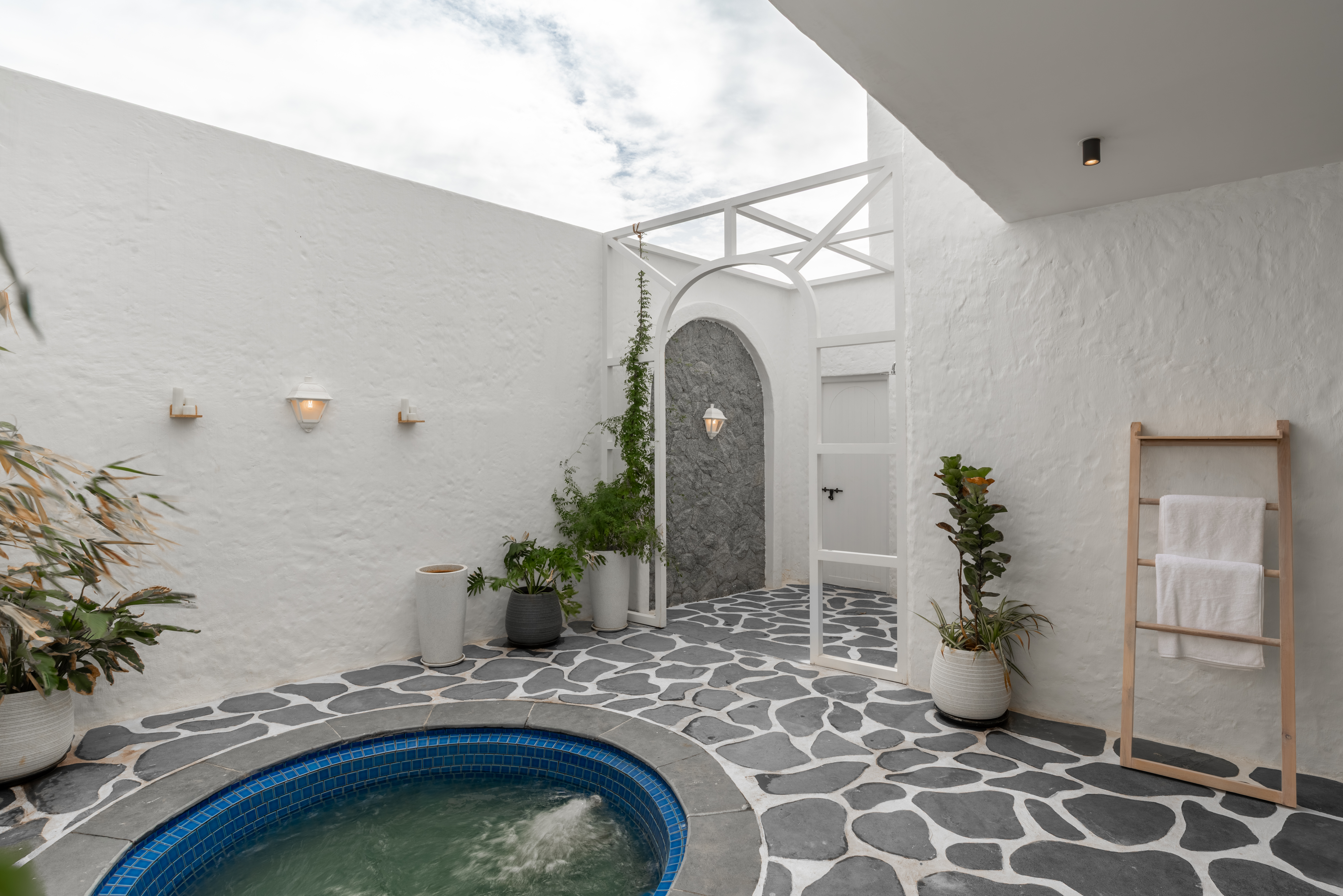 Casa Santorini | French-Style 2-BHK Villa with Private Swimming Pool, Water Slide, Garden, Open Shower, Jacuzzi, Bathtub & Beach Views — photo 12